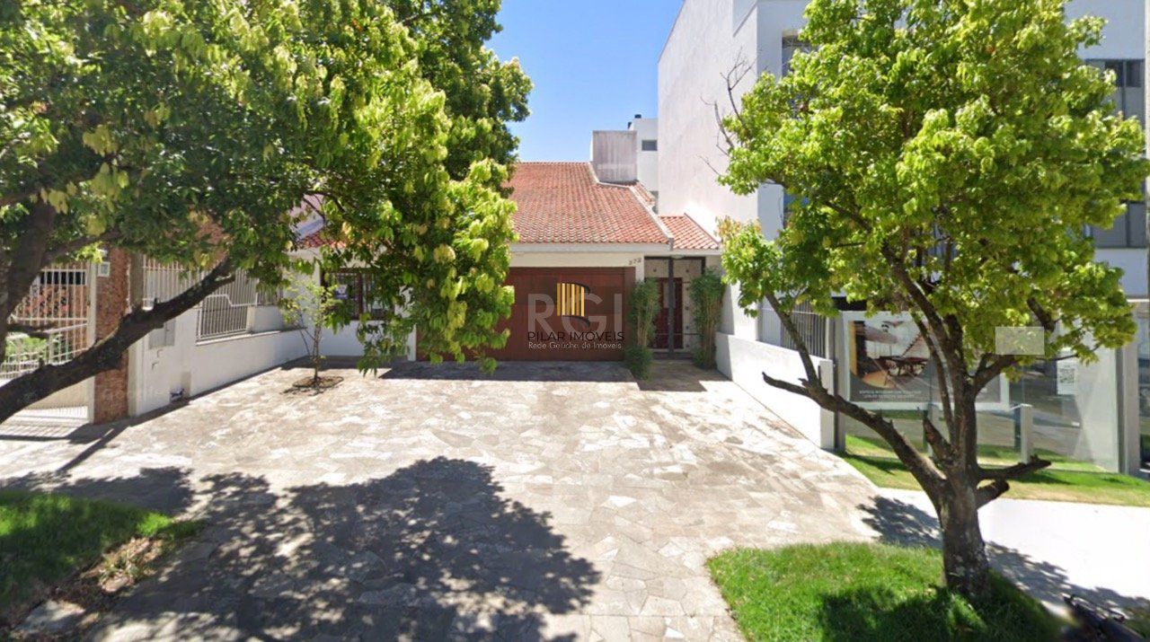 Casa para Venda - 378m², 4 dormitórios, sendo 1 suites, 2 vagas - Chácara das Pedras
