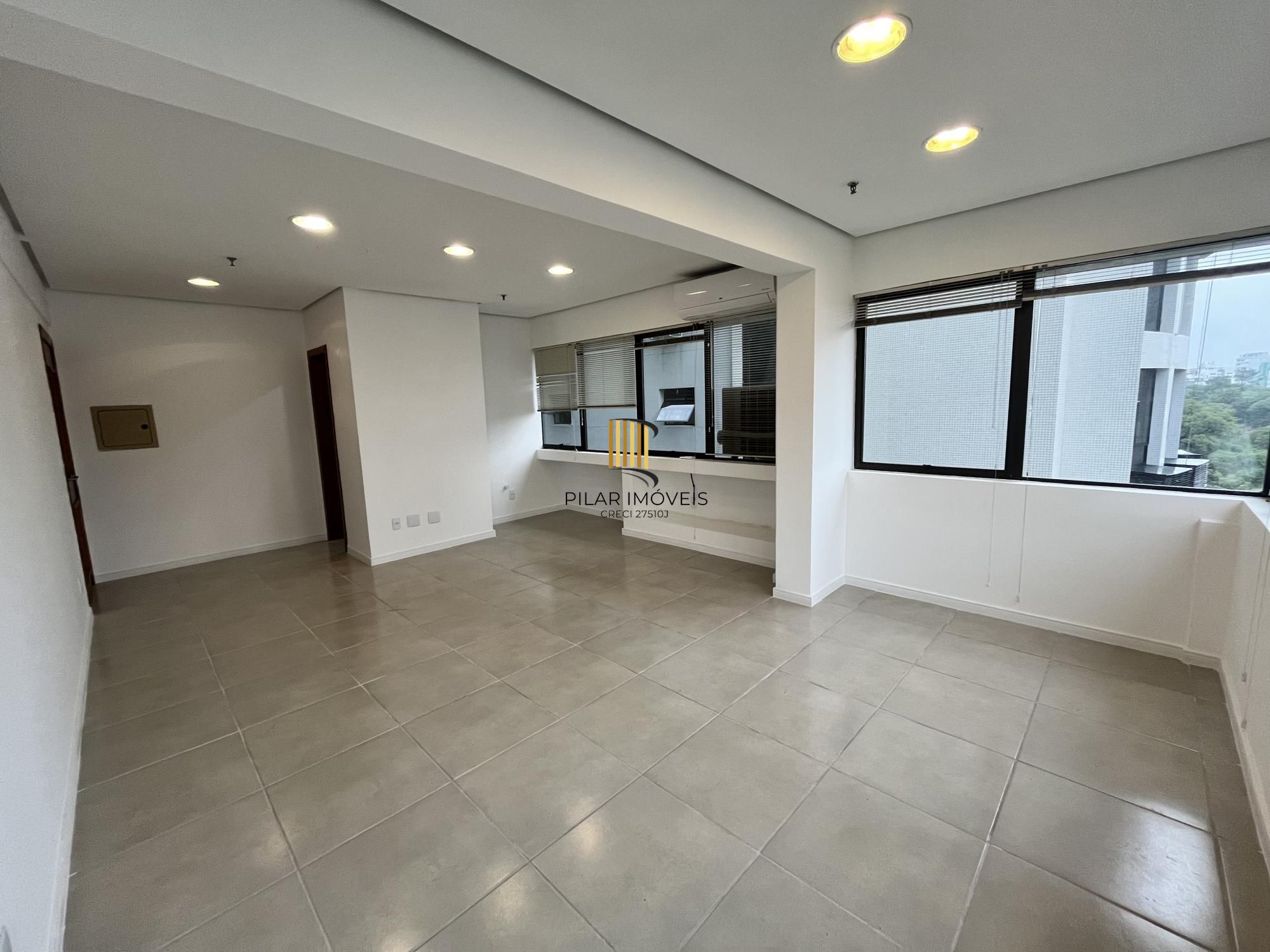 sala comercial com uma vaga de garagem no bairro Bom Fim