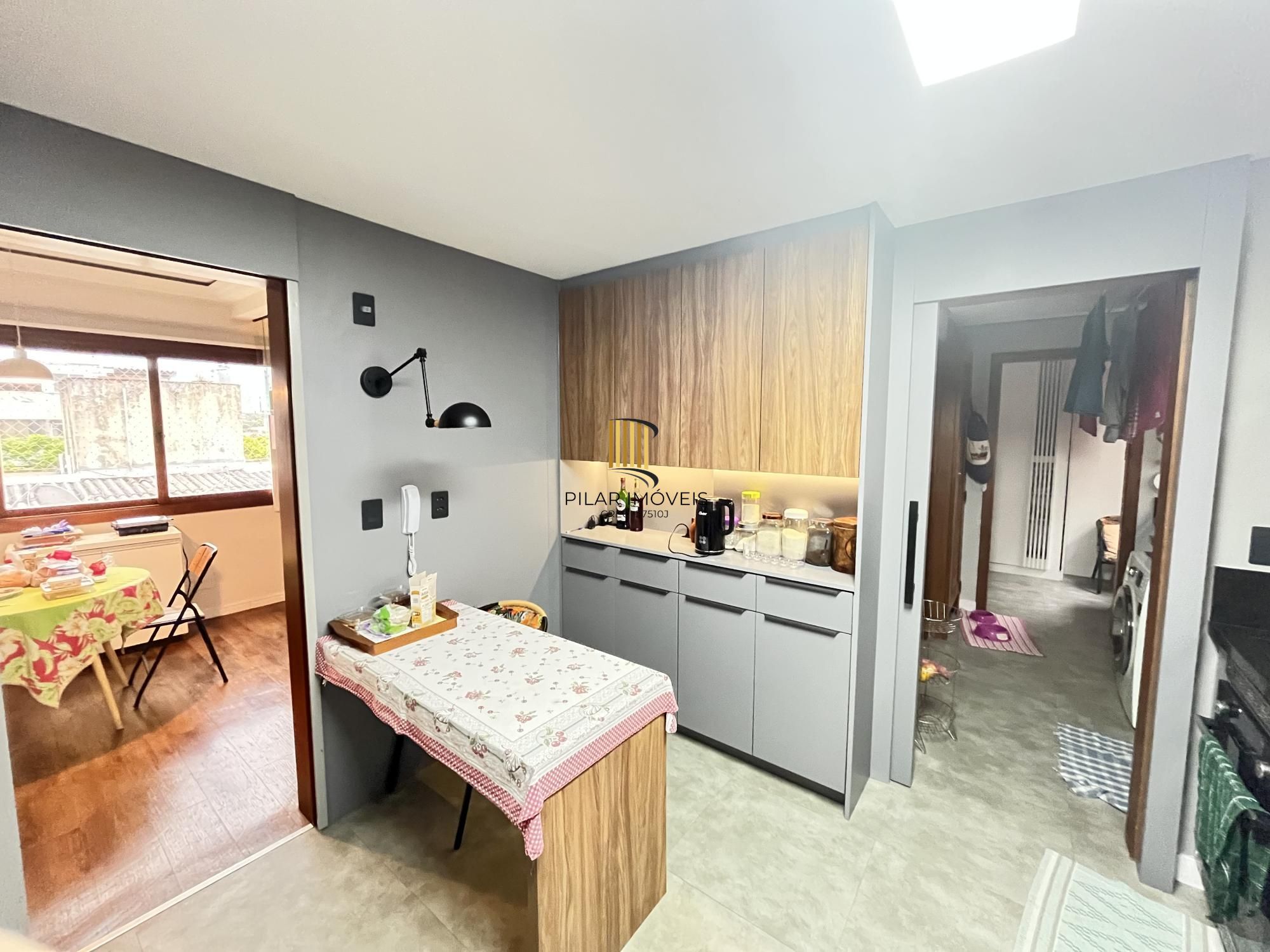 Apartamento de 3 quartos, 2 suítes, 1 americana e 2 vagas no bairro Farroupilha