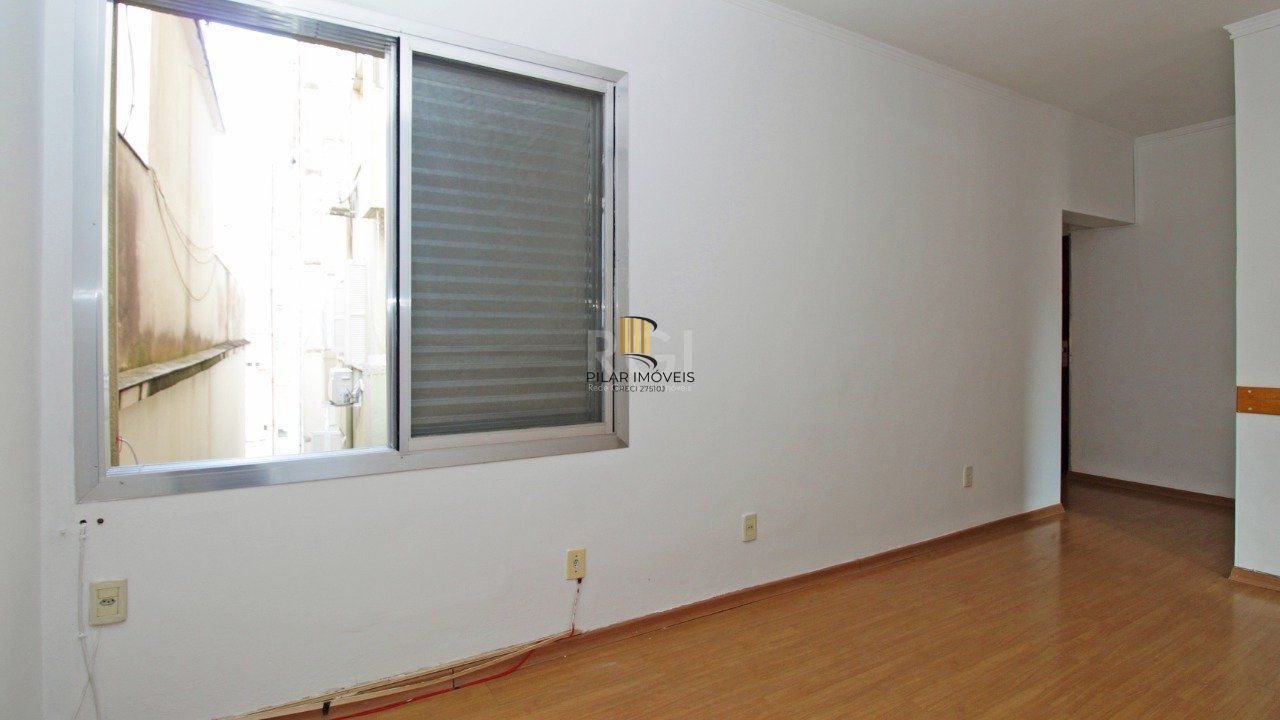 Excelente apartamento de 1 (um) quarto no bairro Centro, da cidade de Porto Alegre , na Av. Borges de Medeiros, 652 . Apartamento amplo e muito bem localizado, em localização nobre na Av. Borges d