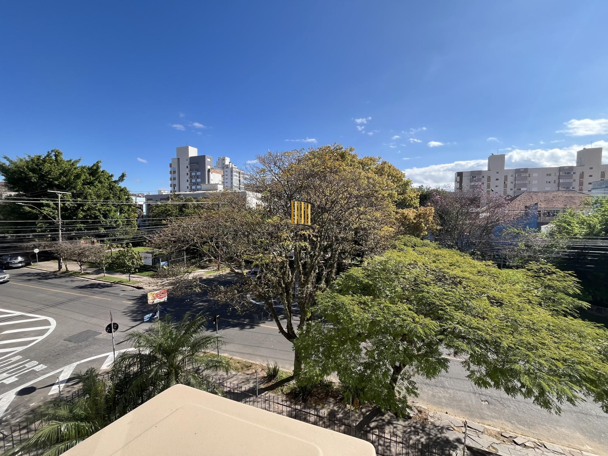 Apartamento de 2 quartos e 1 vaga de garagem bairro Menino Deus em Porto Alegre