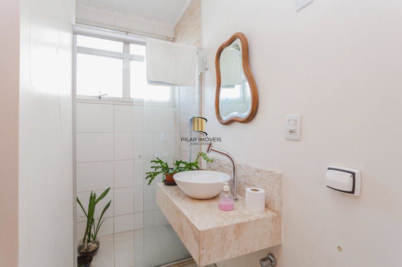 Apartamento de 3 quartos, suíte e 1 vaga de garagem no bairro Moinhos de Vento
