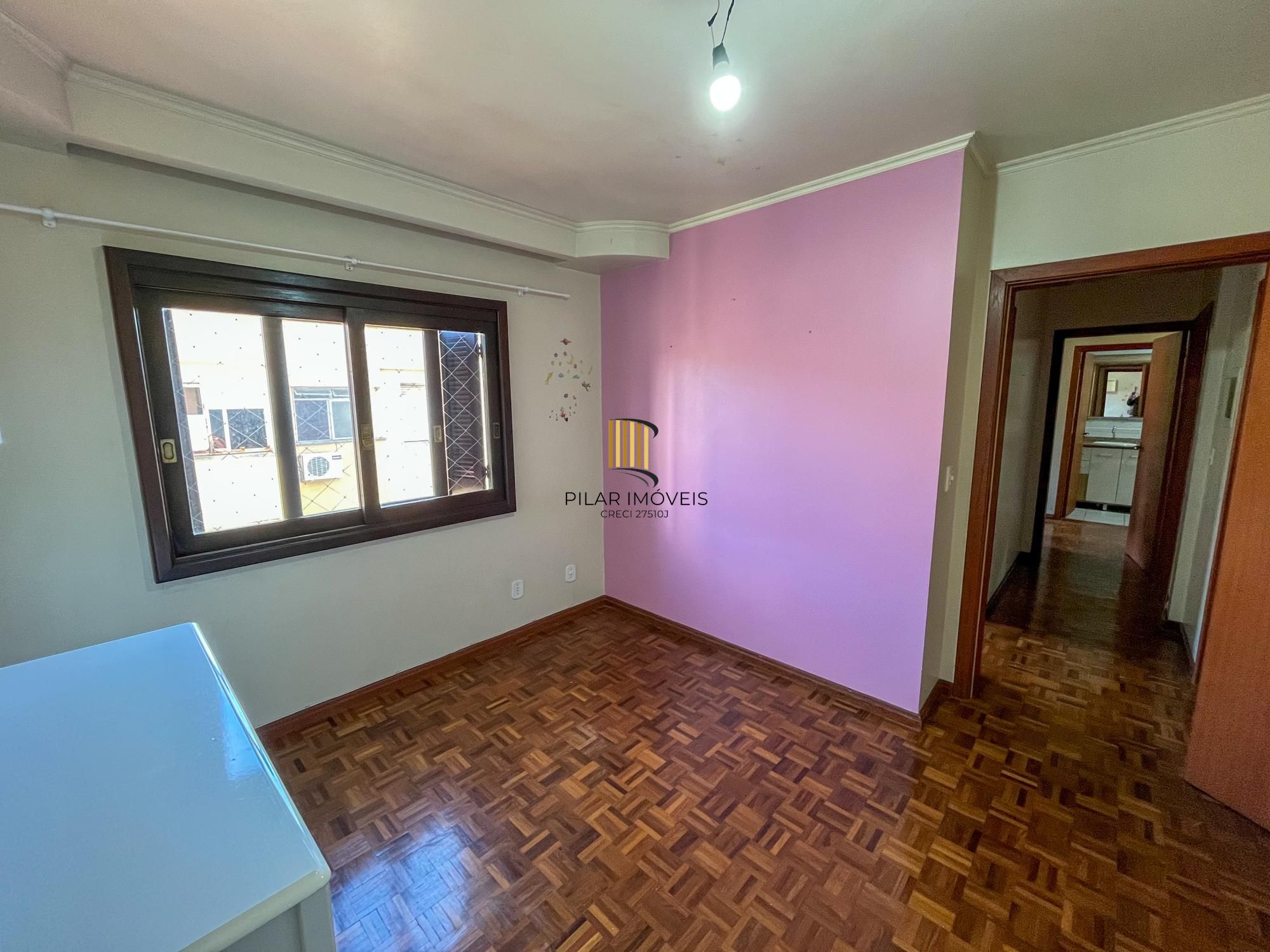 Casa de 3 dormitórios e 1 suíte no bairro Menino Deus em Porto Alegre