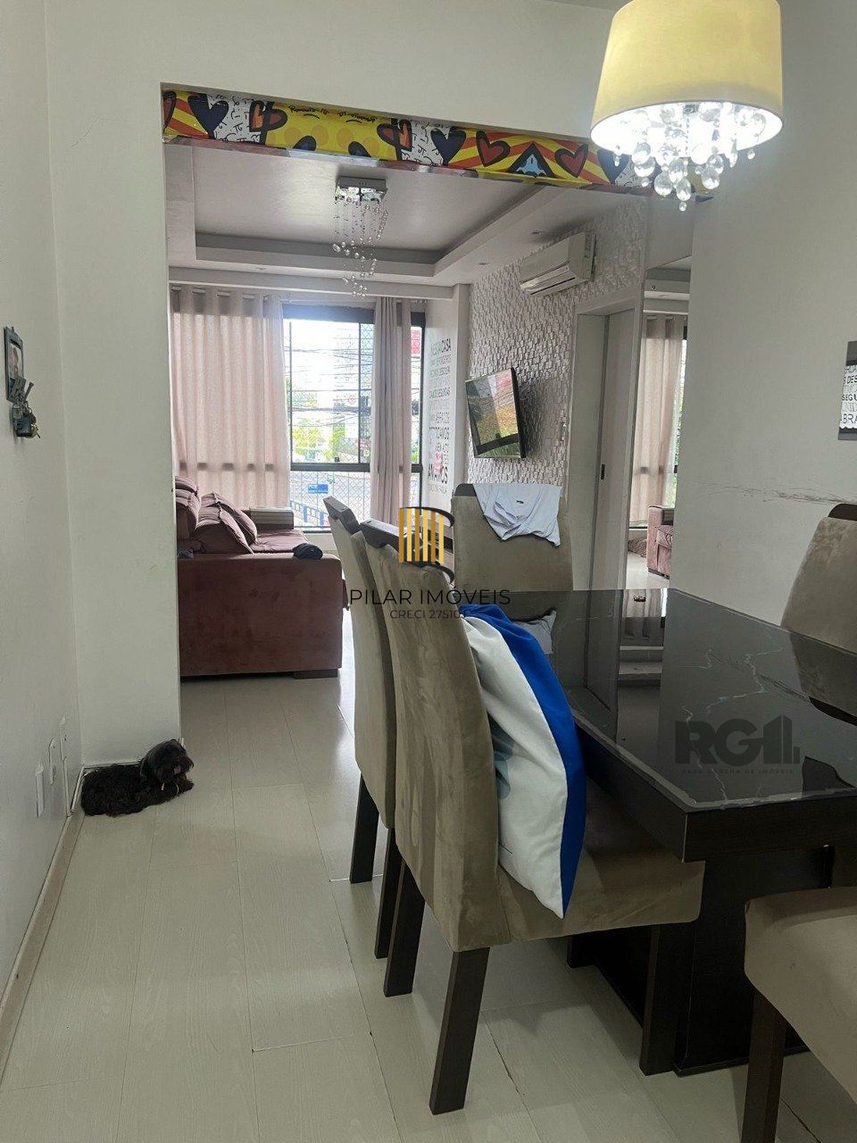 Apartamento de dois quartos no bairro Jardim Botânico em Porto Alegre.