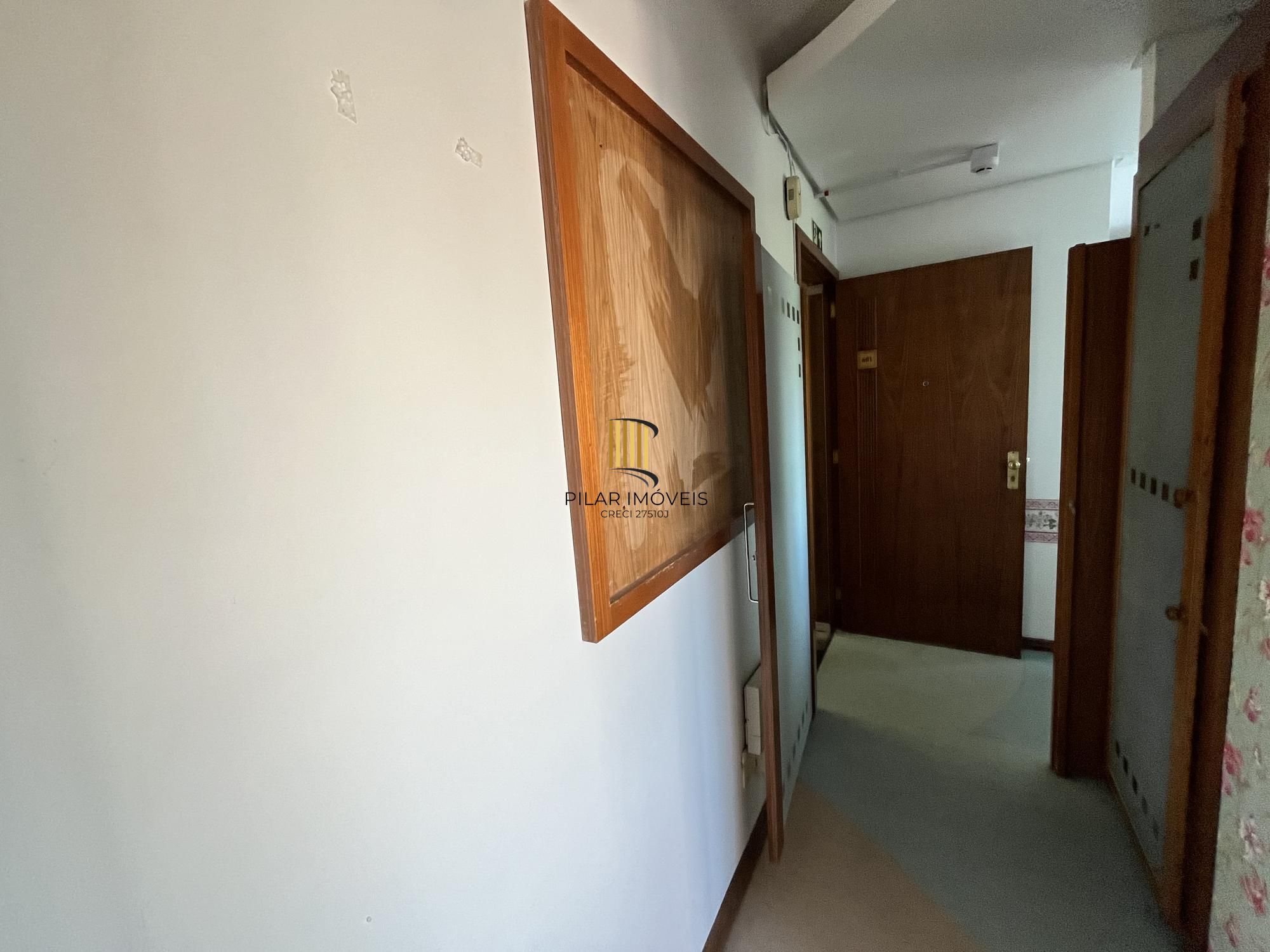 Sala comercial com uma vaga de garagem no bairro Bom Fim em Porto Alegre