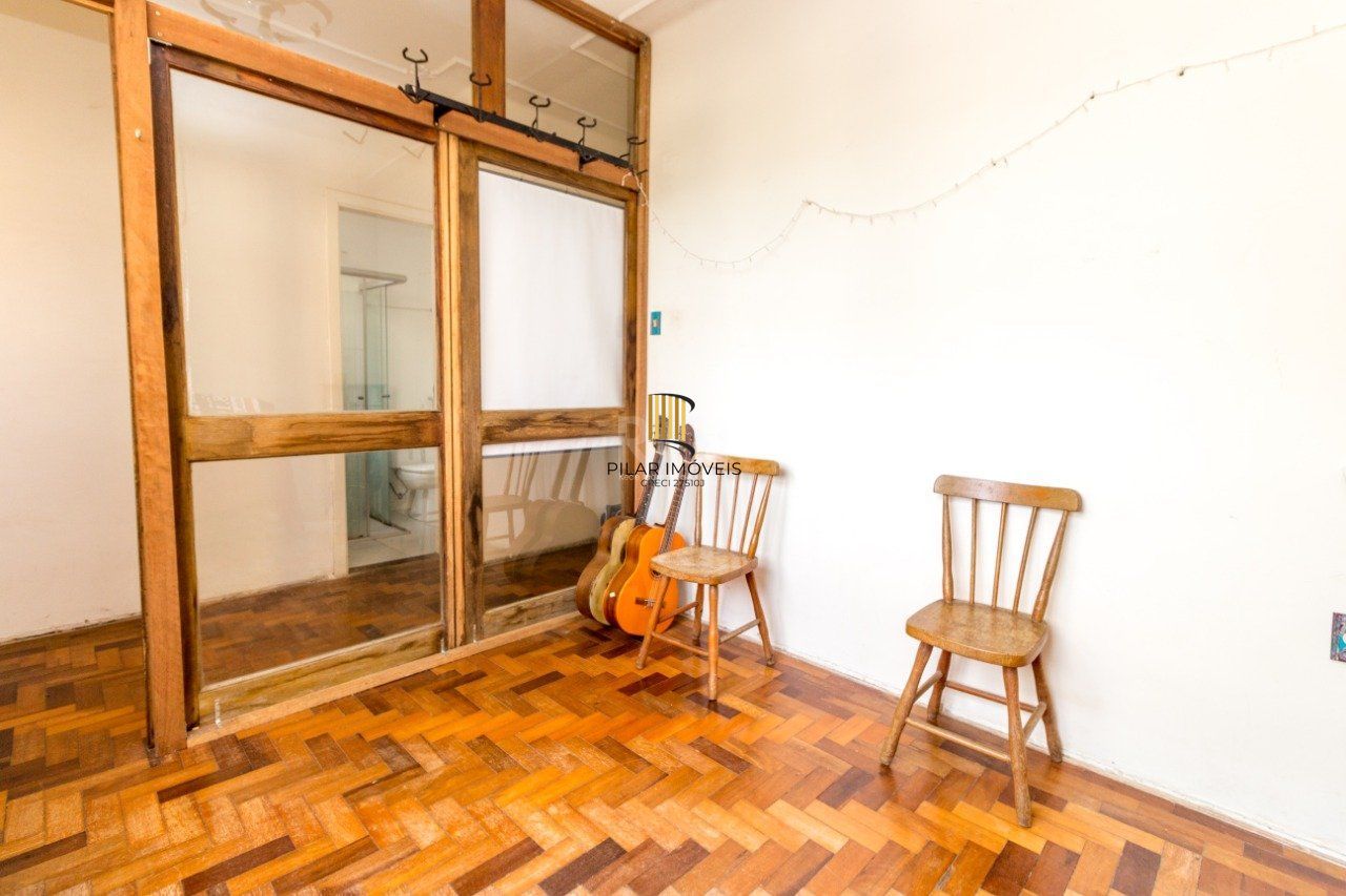 Apartamento para Venda - 61.47m², 2 dormitórios, 1 vaga - Petrópolis
