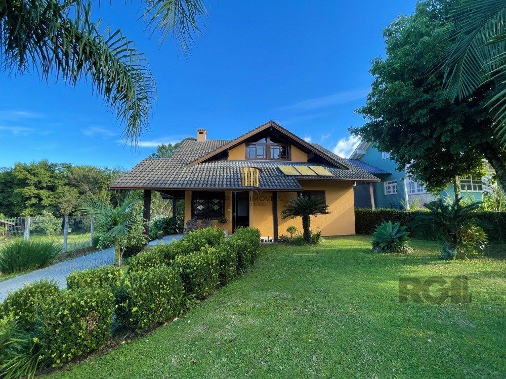 Casa 3 dormitórios no bairro Bavária