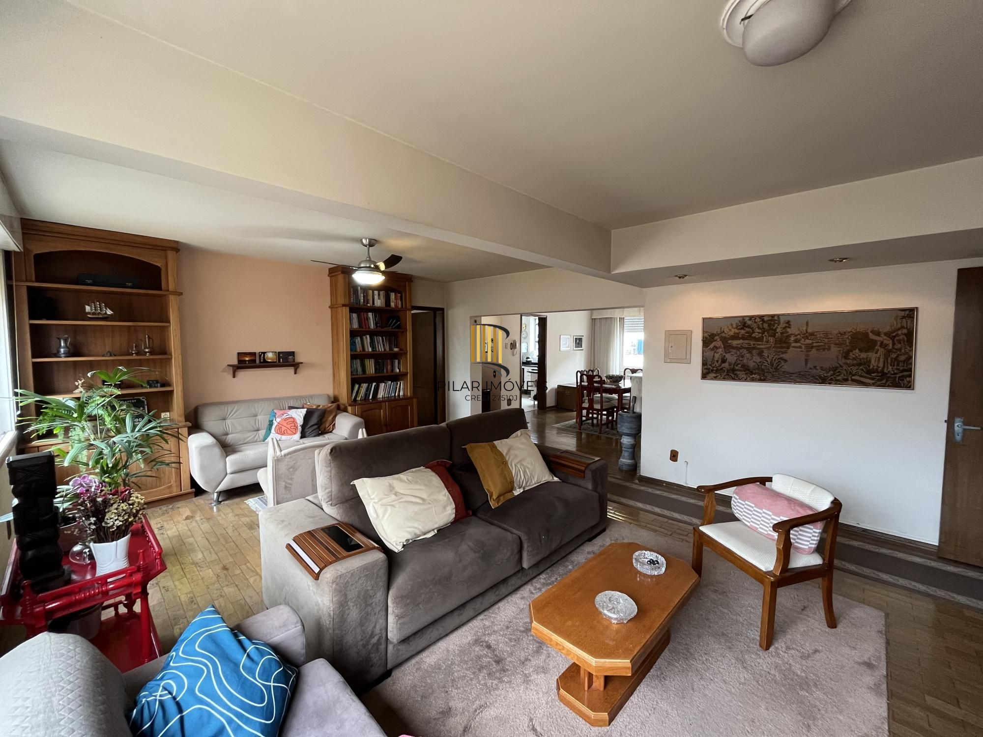 Apartamento de dois quartos com suíte no bairro Menino Deus em Porto Alegre