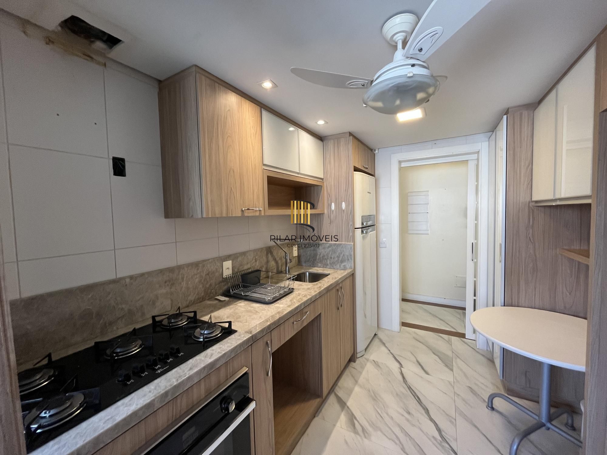 Apartamento de 3 quartos, suíte e 3 vagas de garagem no bairro Auxiliadora POA
