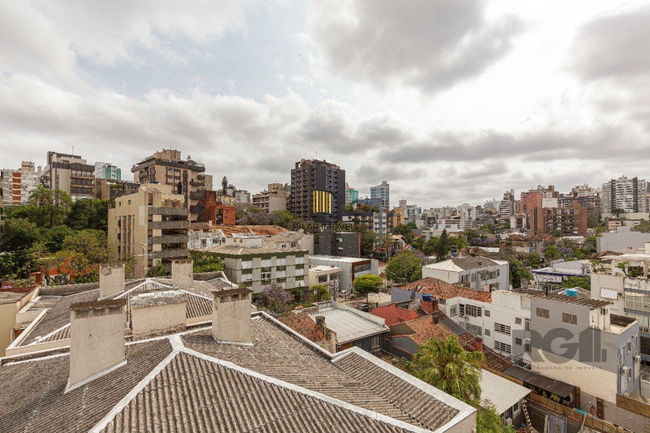 Cobertura 2 dormitórios, 2 suítes, 172 m² de área privativa e 2 vaga(s) de garagem. Localizado na Rua/Av. Casemiro De Abreu, no bairro Rio Branco em Porto Alegre.