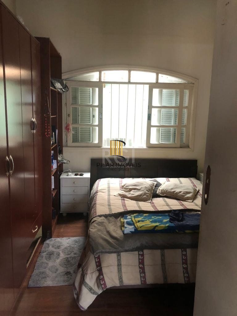 Casa/terreno medindo 200m² de privativo, 550m² totais  no bairro Partenon, 9 vag