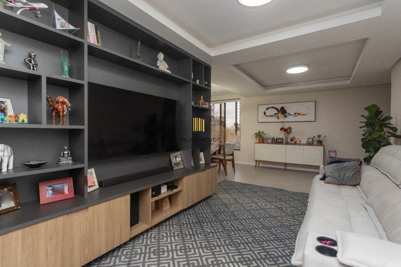 Apartamento de 3 quartos, suíte e 1 vaga de garagem no bairro Passo da Areia POA