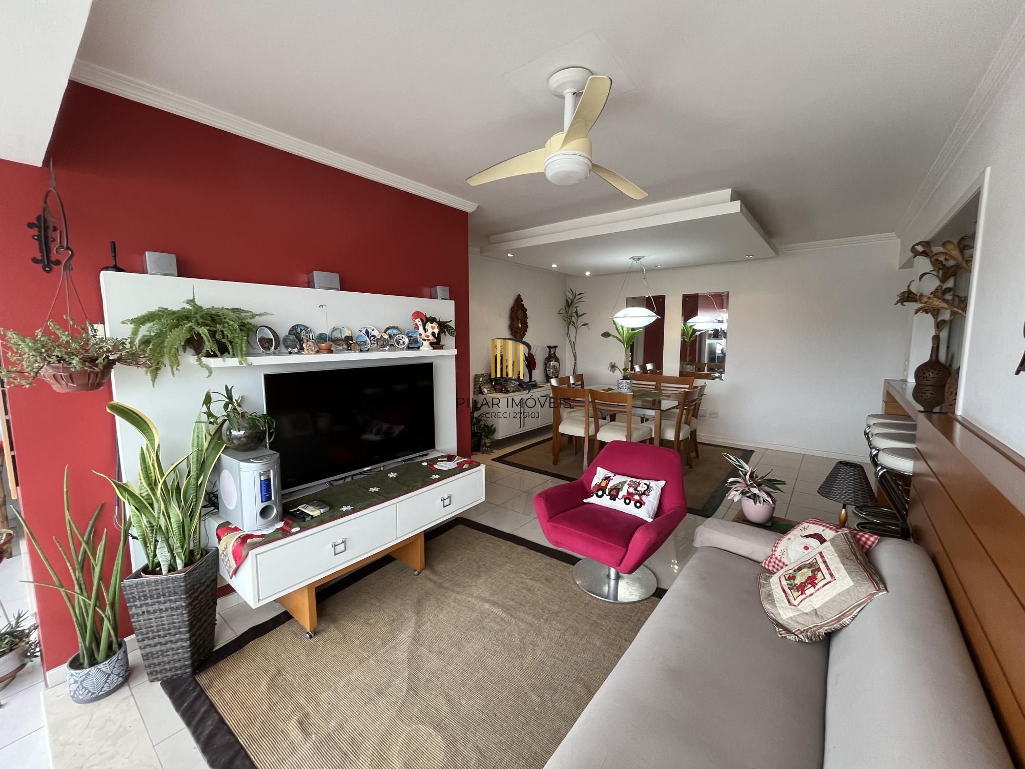 Apartamento de três dormitórios, suíte e uma vaga de garagem no bairro Santana