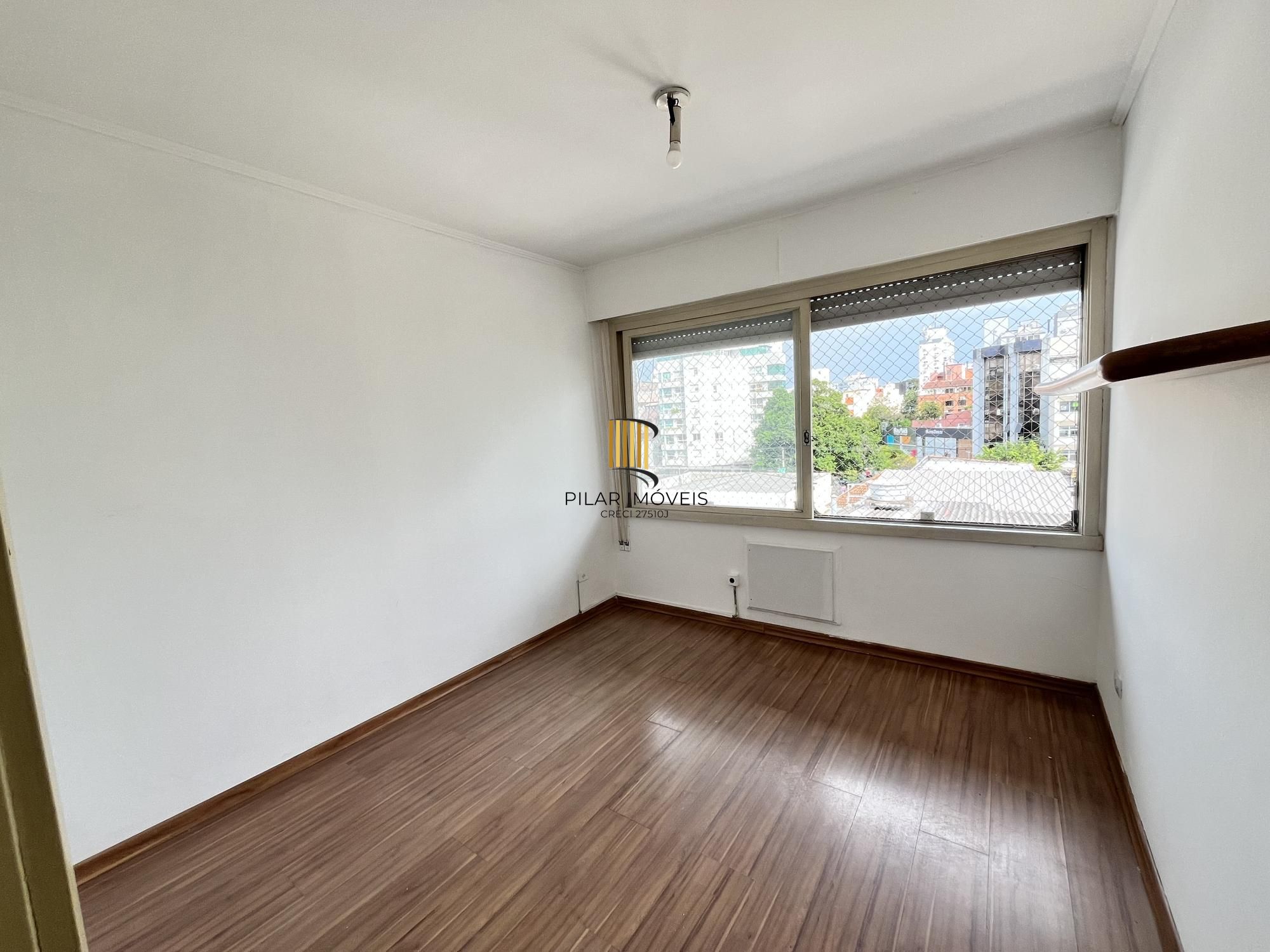 Apartamento de 3 quartos, churrasqueira e 1 vaga de garagem bairro Petrópolis