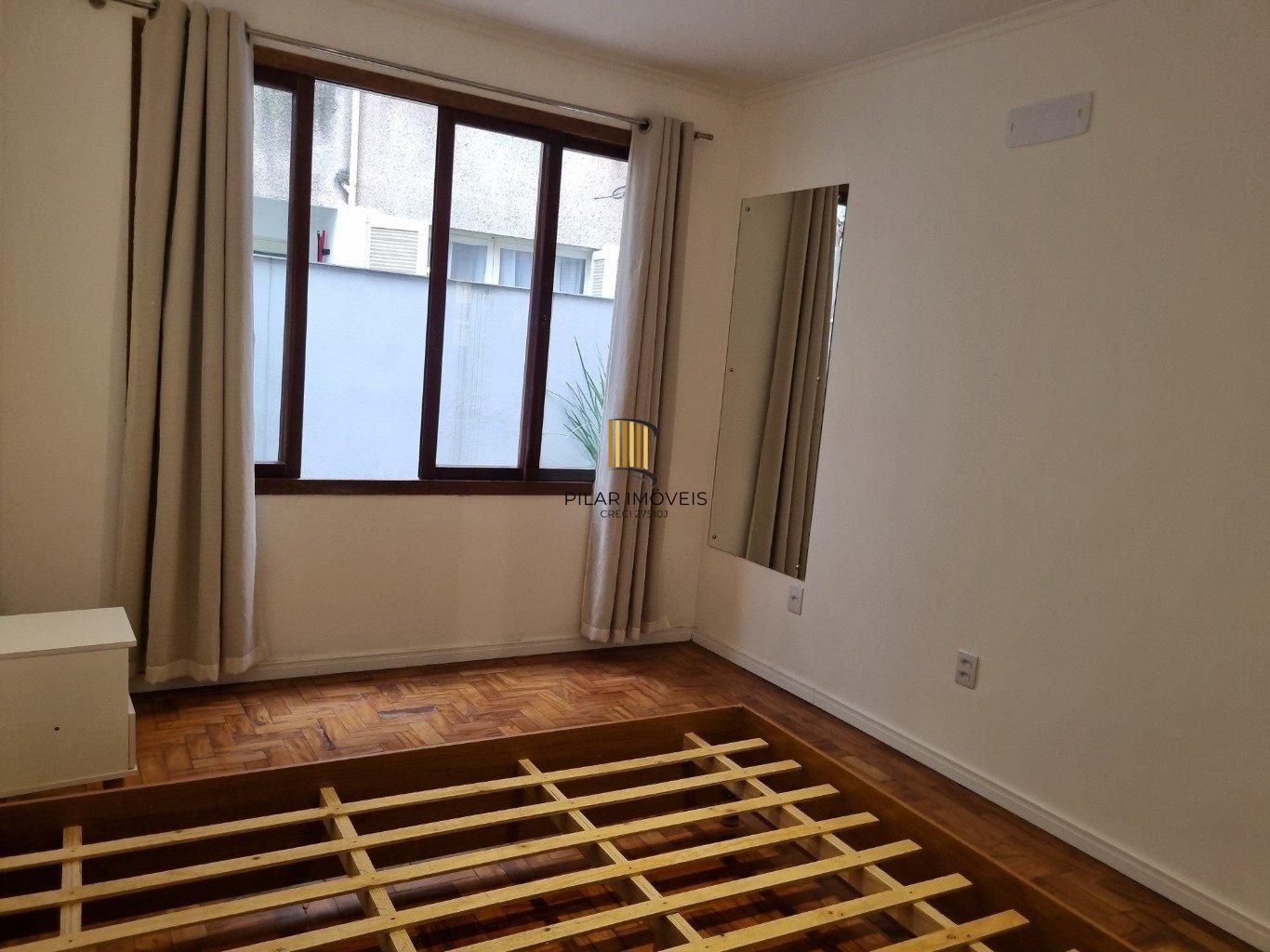 Apartamento desocupado de um quarto Centro de Porto Alegre