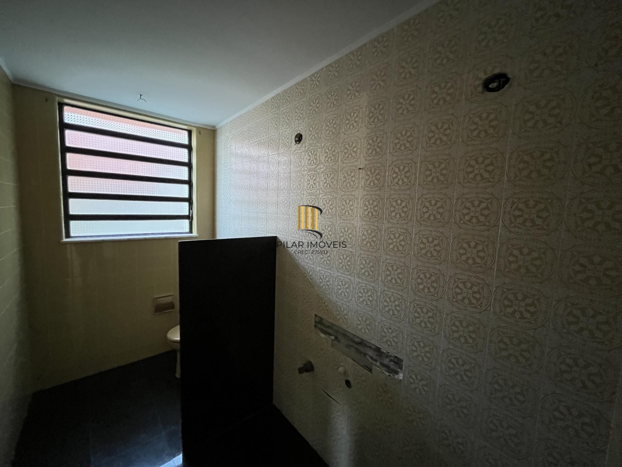 Casa de 4 quartos, 2 suítes e 2 vagas de garagem no bairro Boa Vista em POA