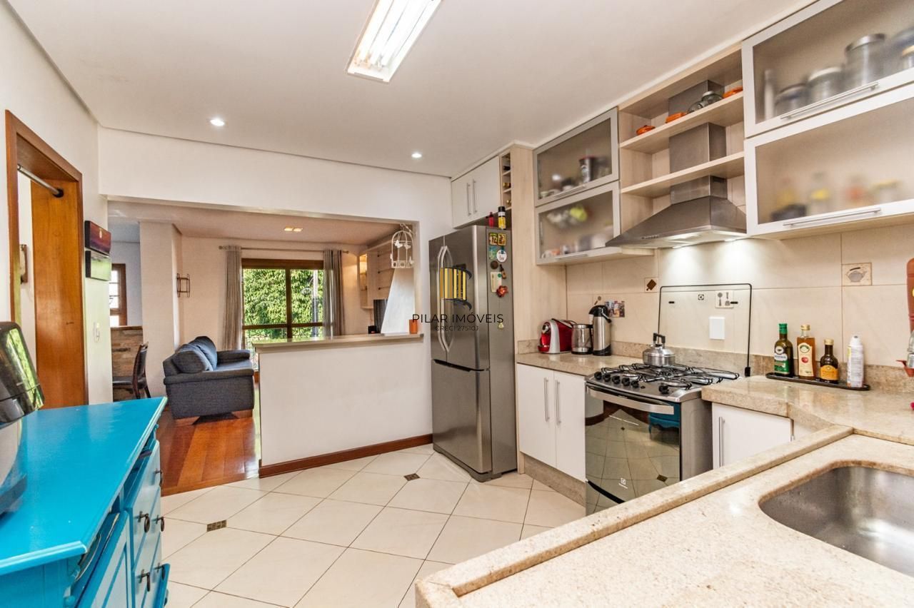 Casa 4 dormitórios no bairro Vila Jardim