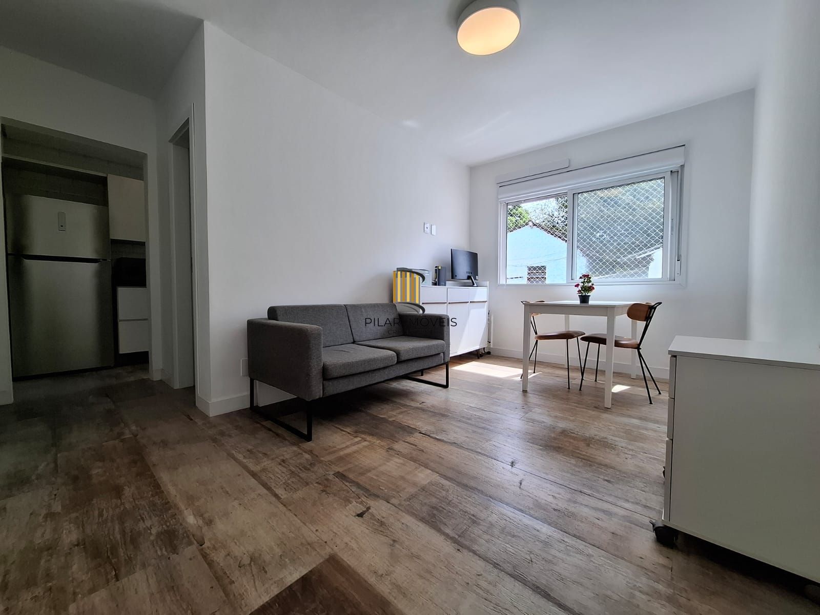 Apartamento de um quarto com garagem no bairro Partenon