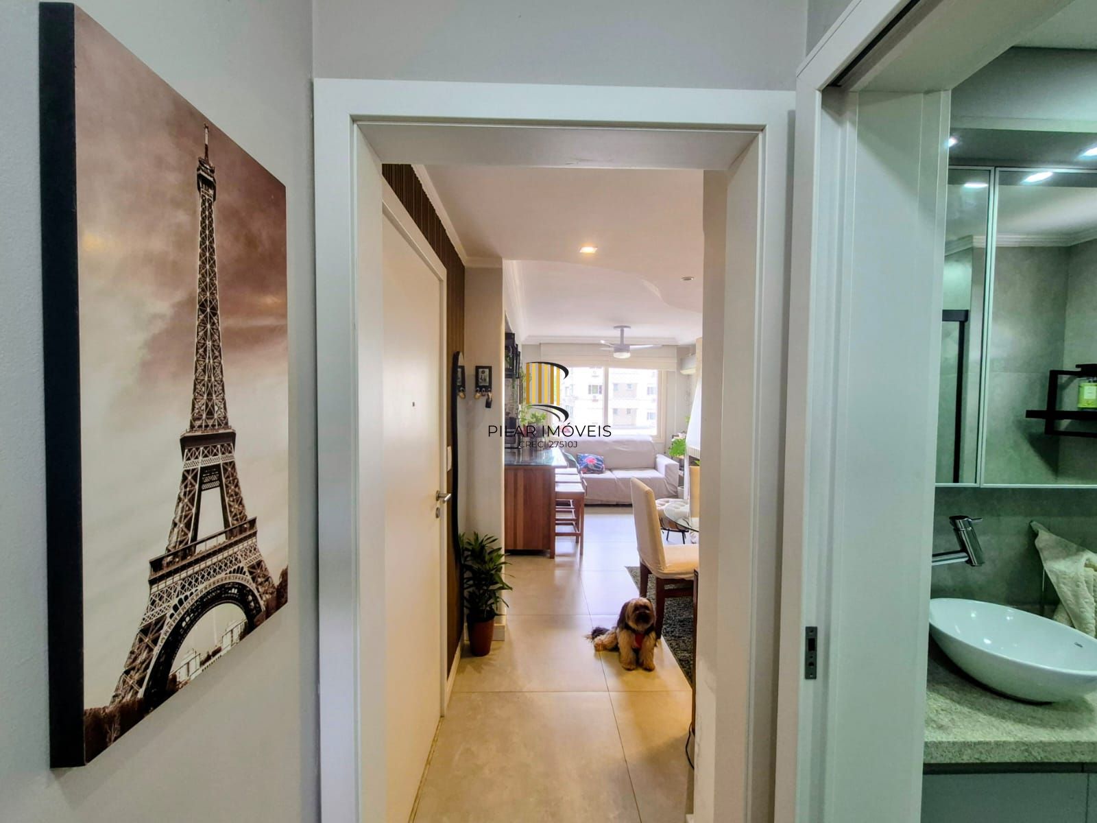 Apartamento de dois dormitórios e uma vaga de garagem no bairro Santana