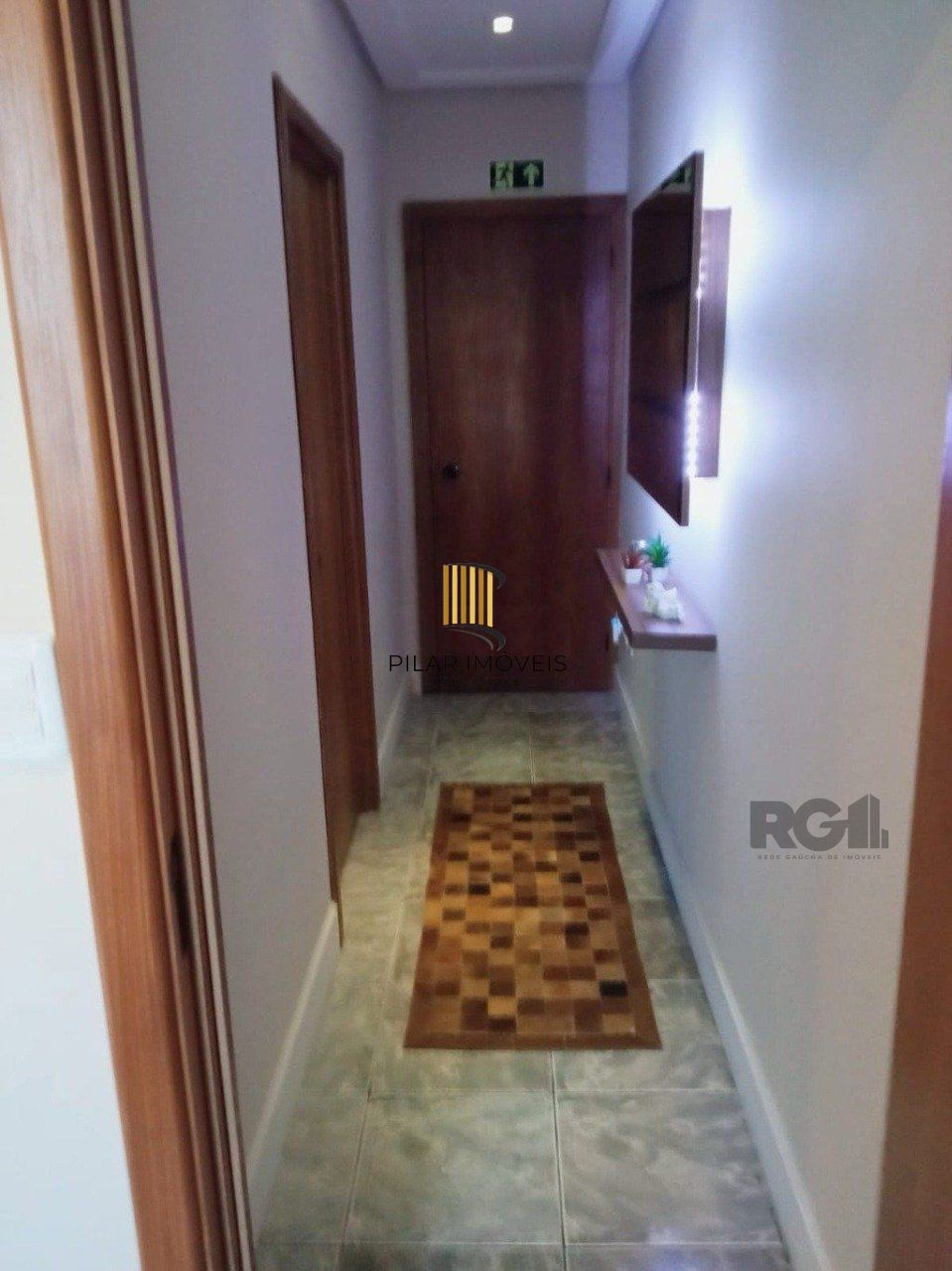 Sala comercial com 39,55 m² de área privativa. Localizado na Rua/Av. Felipe Camarão, no bairro Bom Fim em Porto Alegre.