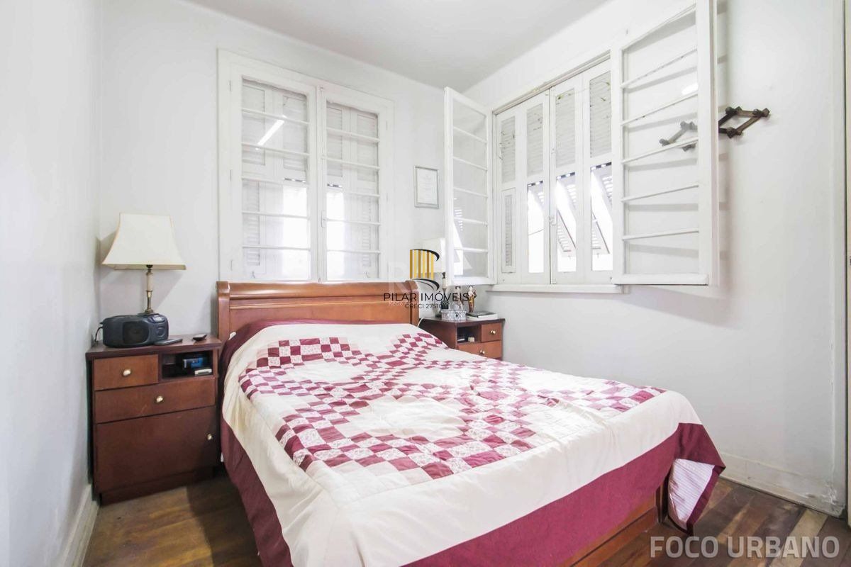 Casa para Venda - 250m², 4 dormitórios, 2 vagas - Petrópolis