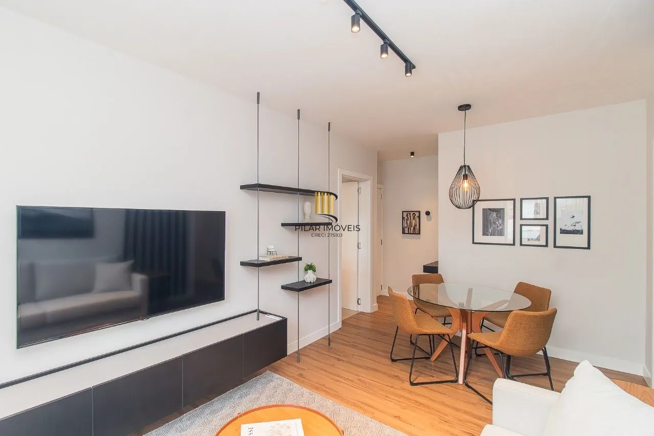Apartamento à venda semimobiliado, decorado por arquiteta e pronto para morar.