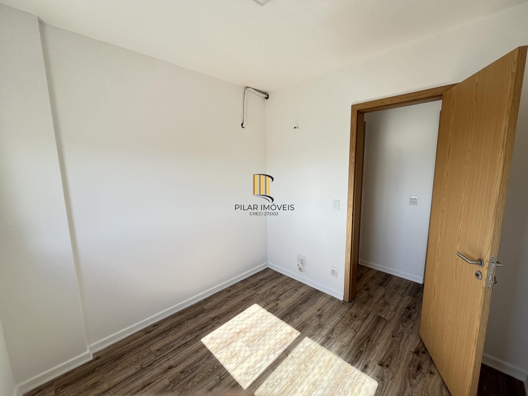 Apartamento de 2 dormitórios, suíte e 1 vaga de garagem no bairro Passo da Areia