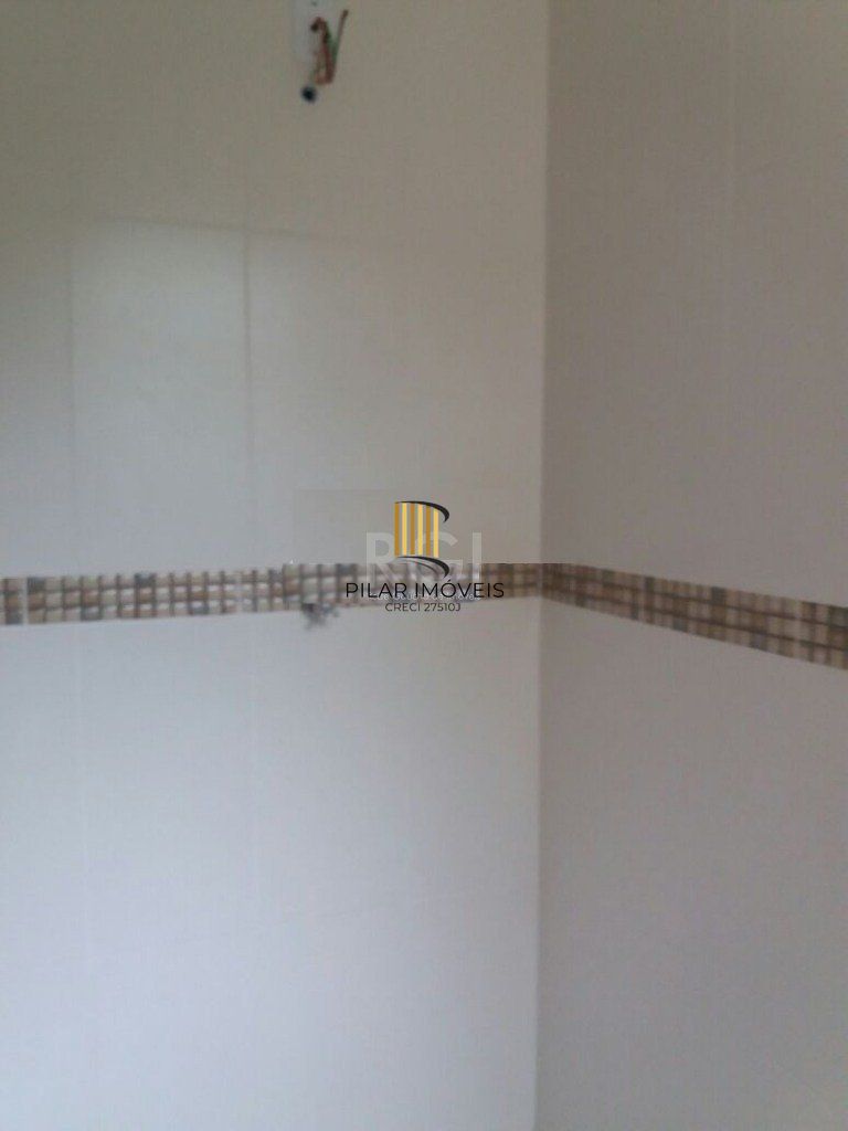 Apartamento de três dormitórios no bairro Independência em Porto Alegre. 
