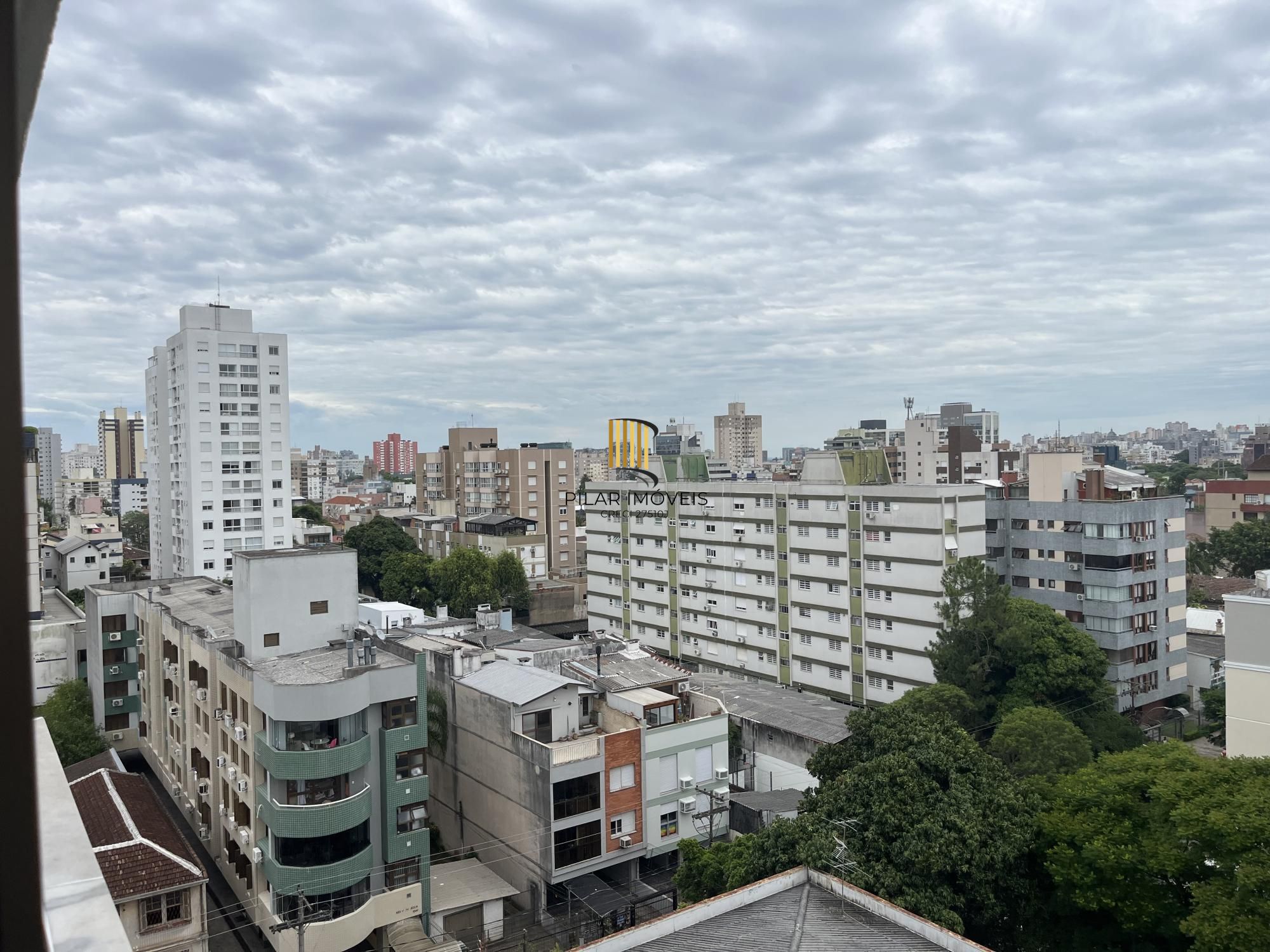 Apartamento de três dormitórios, suíte e uma vaga de garagem no bairro Santana