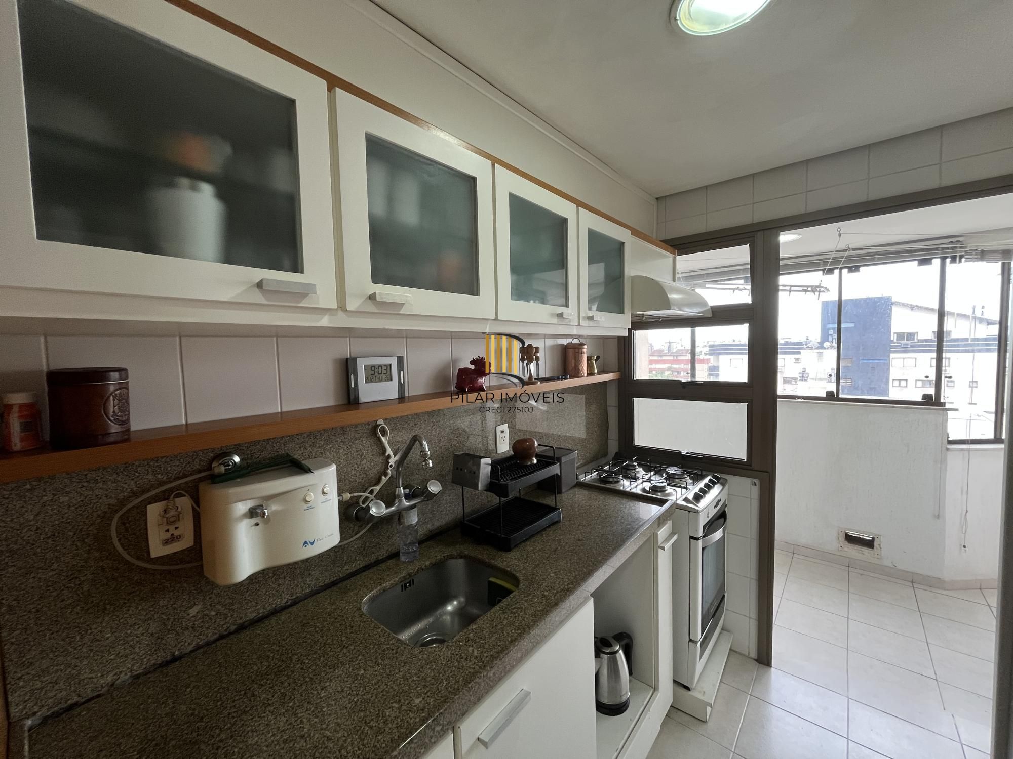 Apartamento de três dormitórios, suíte e uma vaga de garagem no bairro Santana