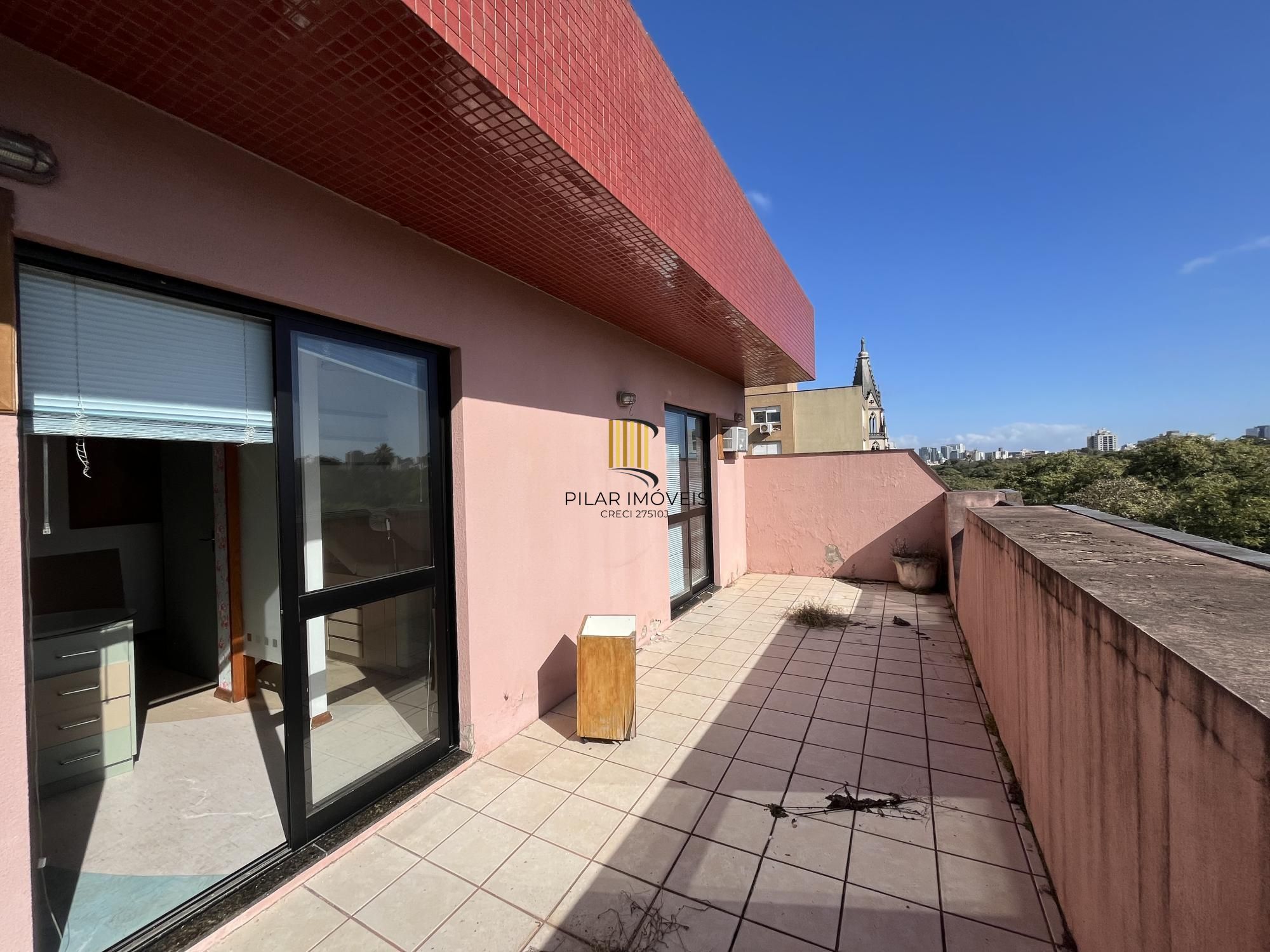 Sala comercial com uma vaga de garagem no bairro Bom Fim em Porto Alegre
