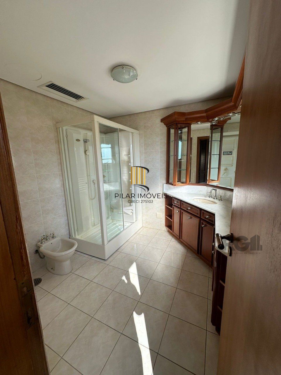 Apartamento de 3 quartos, suíte e 3 vagas de garagem no bairro Bela Vista
