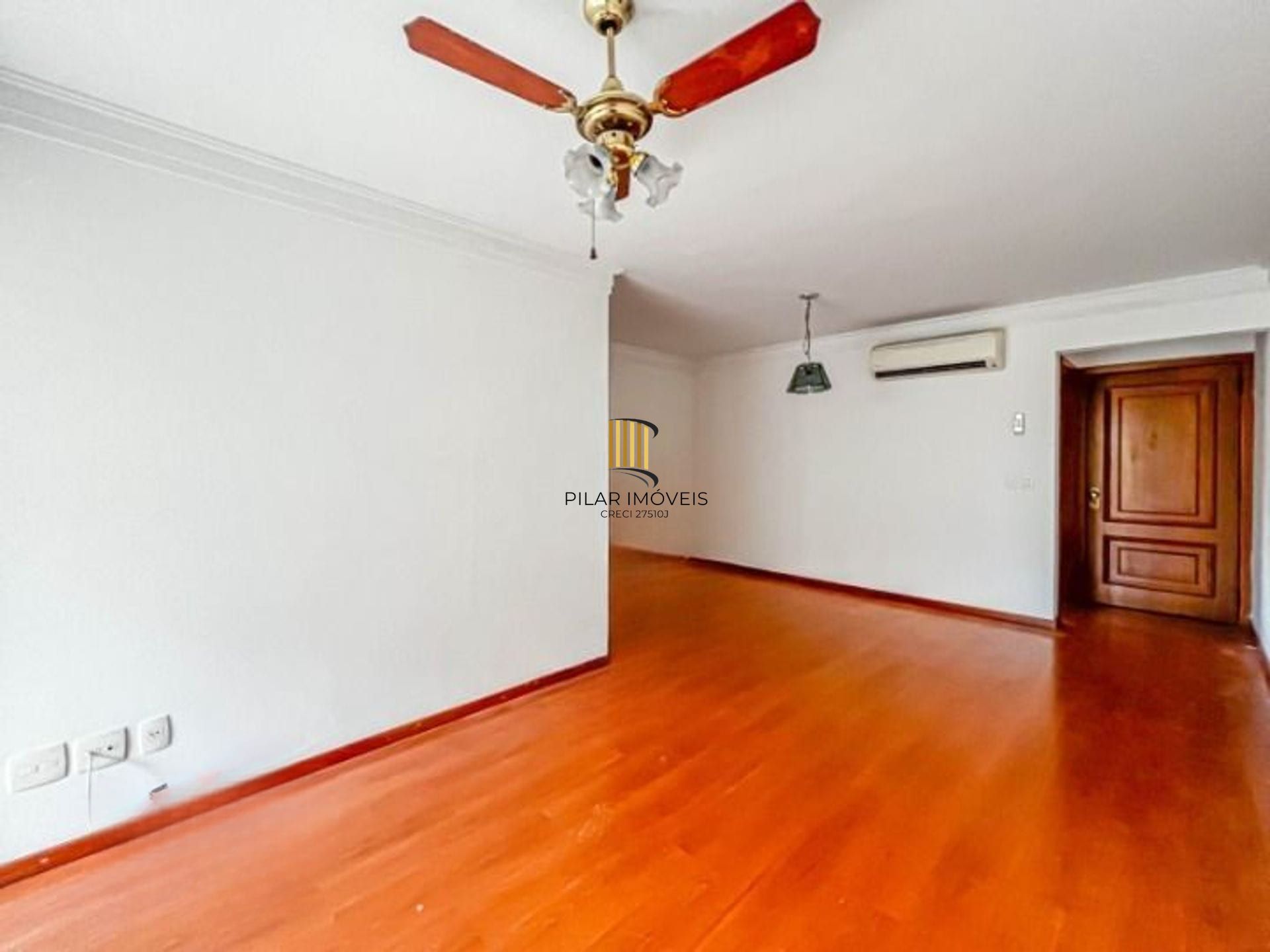 Apartamento de 3 quartos, suíte e 1 vaga de garagem no bairro Menino Deus em POA