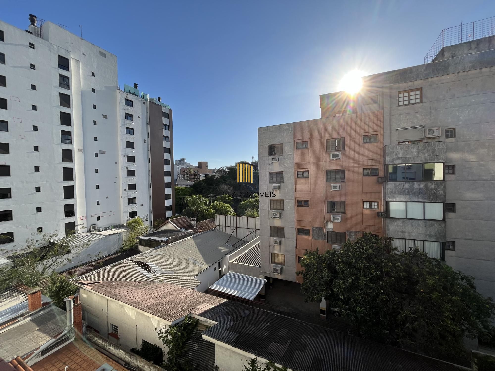 Apartamento de 2 quartos, suíte e 1 vaga de garagem Menino Deus em Porto Alegre