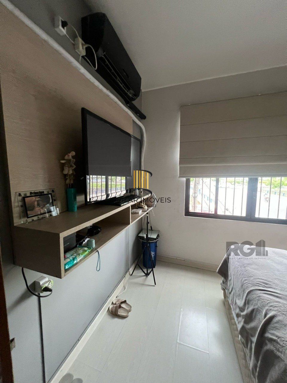 Apartamento de dois quartos no bairro Jardim Botânico em Porto Alegre.