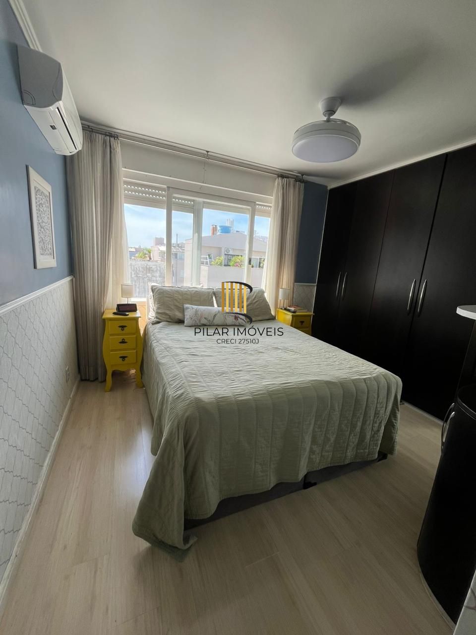 Apartamento de 2 quartos, 2 banheiros e 1 vaga de garagem no bairro Santana POA