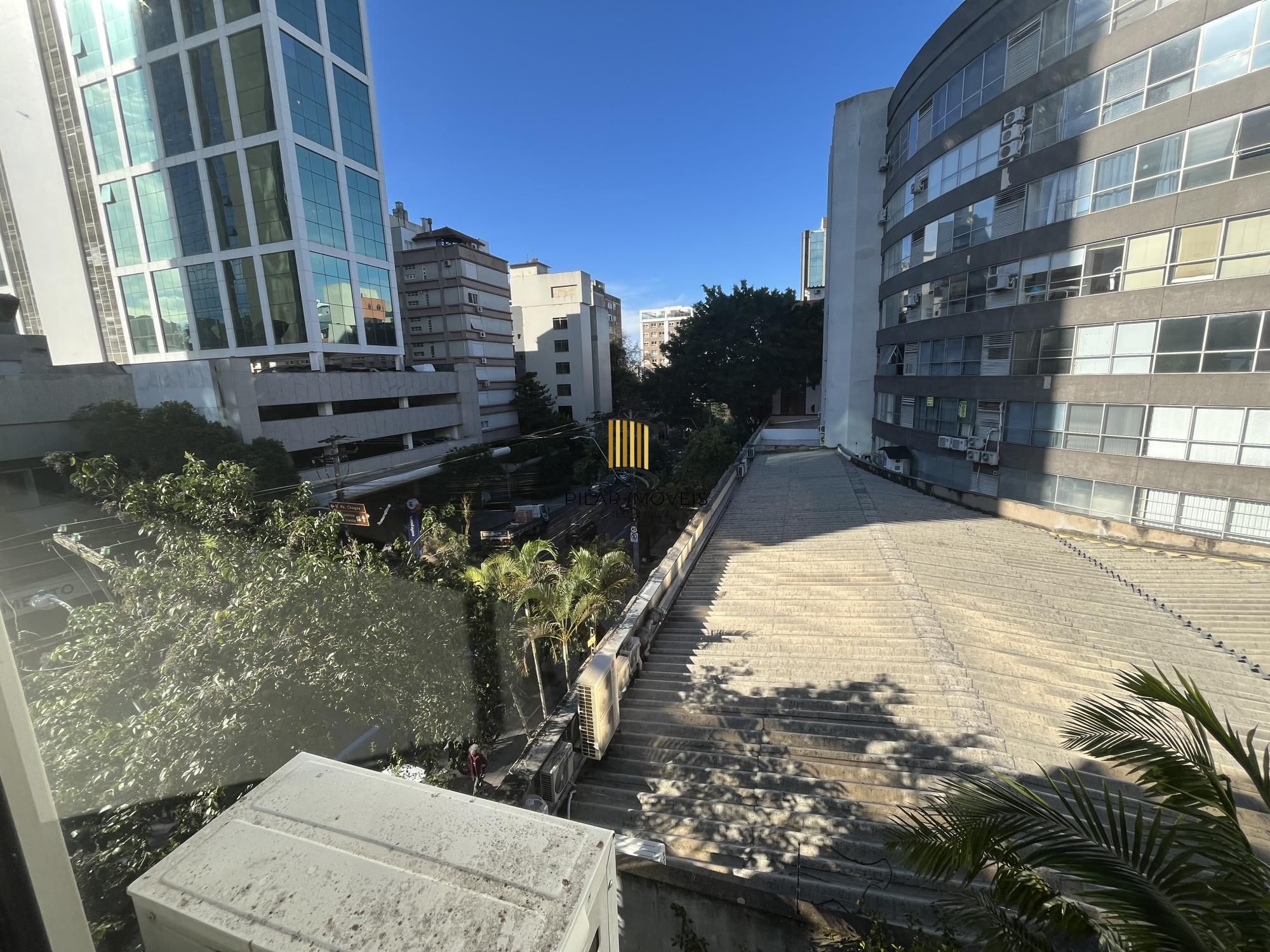 sala comercial grande prédio com elevador no bairro Rio Branco em Porto Alegre