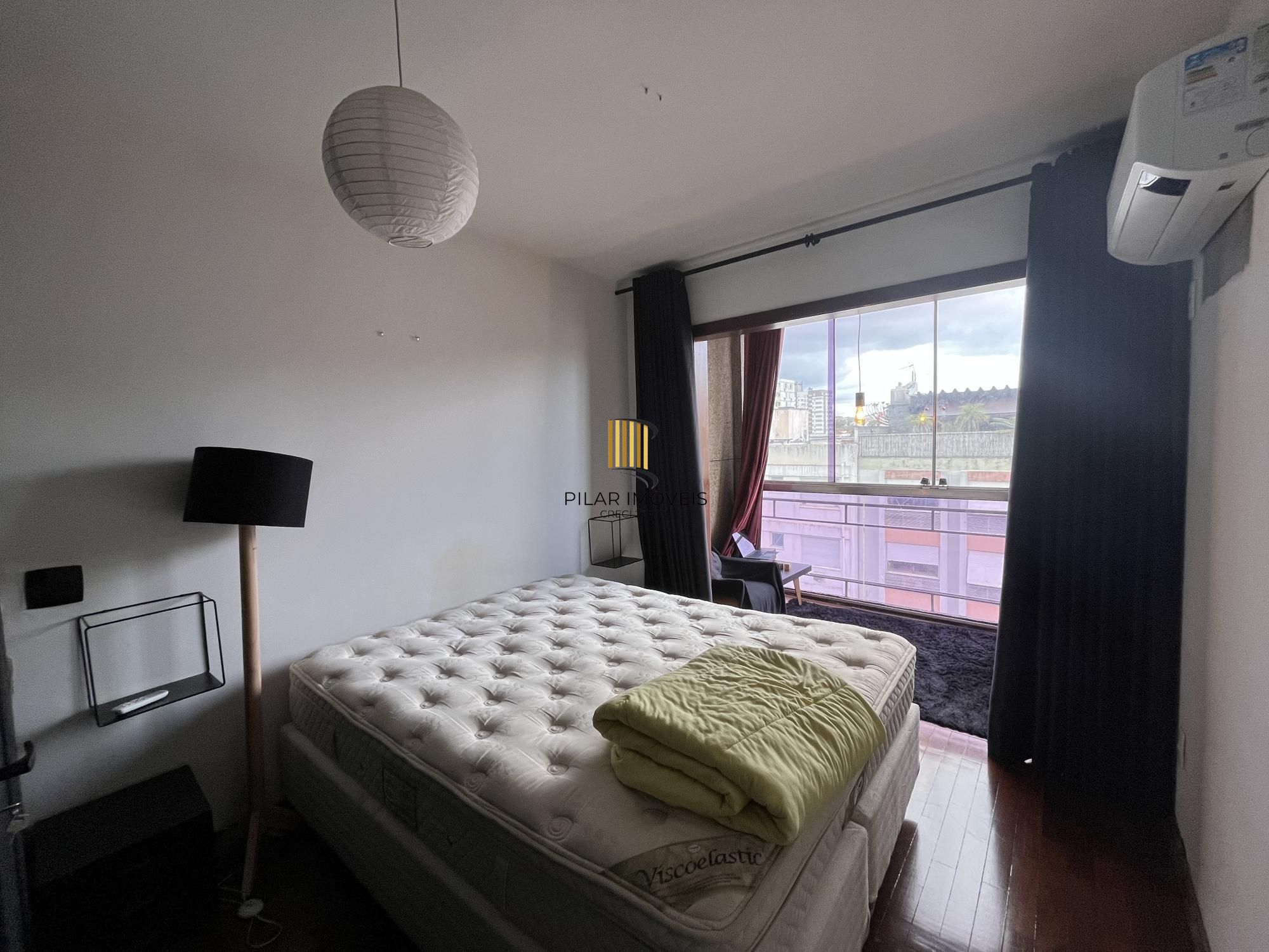 Duplex de 1 quarto, garagem coberta no bairro Cidade Baixa em Porto Alegre