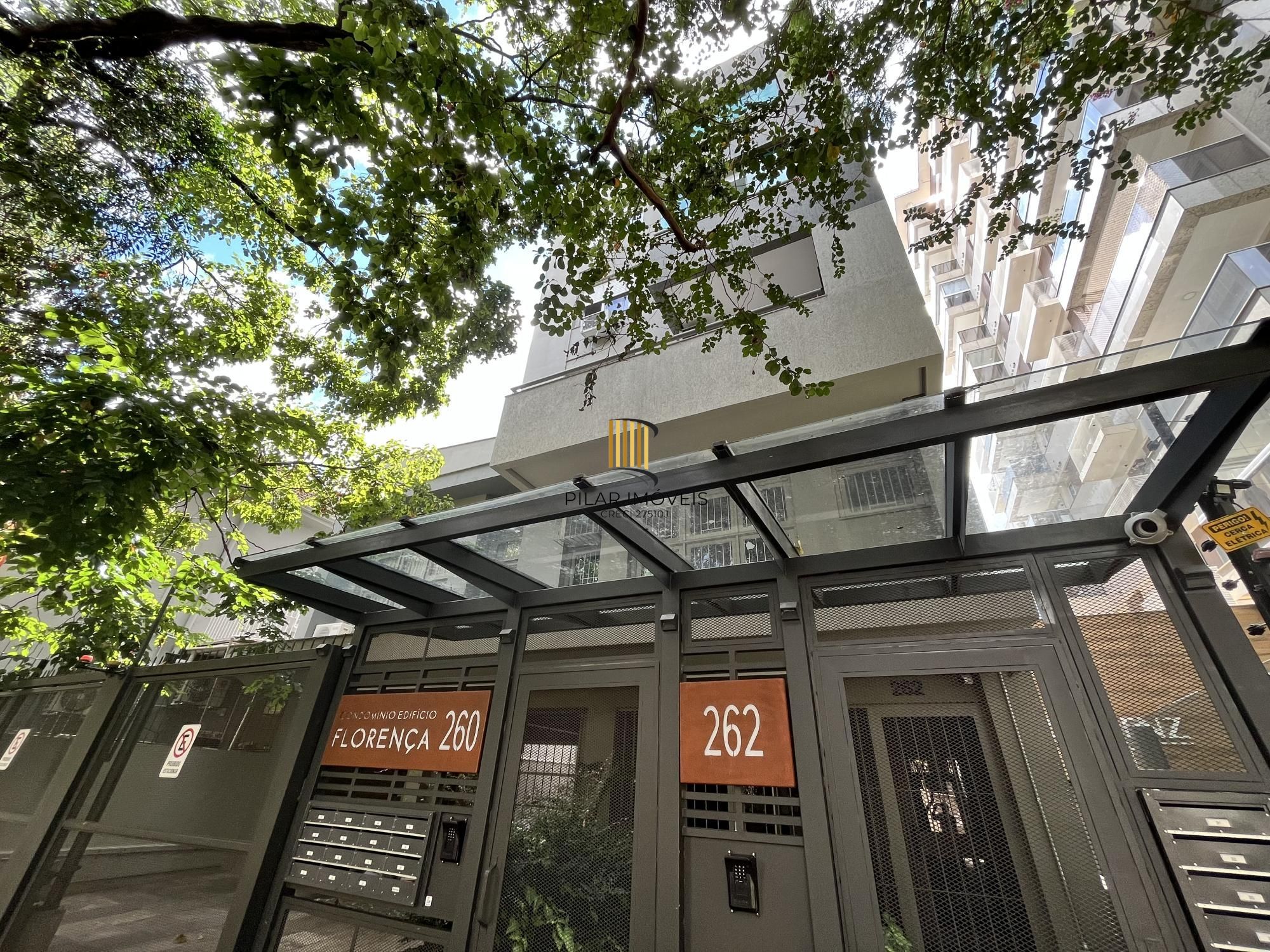 Apartamento de 1 quarto com sacada e 1 vaga de garagem no bairro Farroupilha