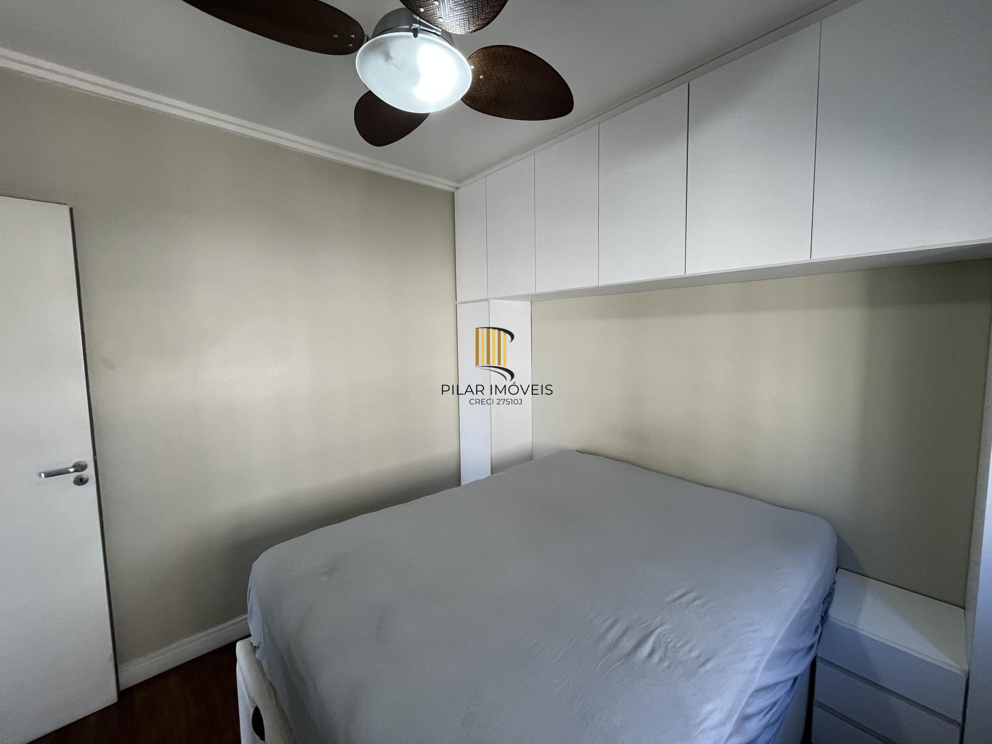 Apartamento de um quarto e uma vaga de garagem no bairro Menino Deus em POA/RS