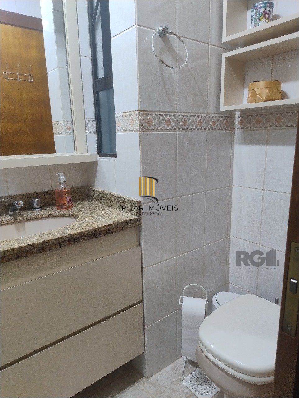 Apartamento para Venda - 72.98m², 3 dormitórios, suíte e 1 vaga - Menino Deus
