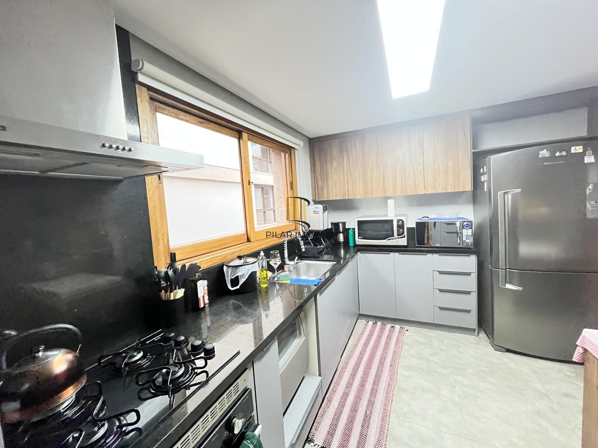 Apartamento de 3 quartos, 2 suítes, 1 americana e 2 vagas no bairro Farroupilha