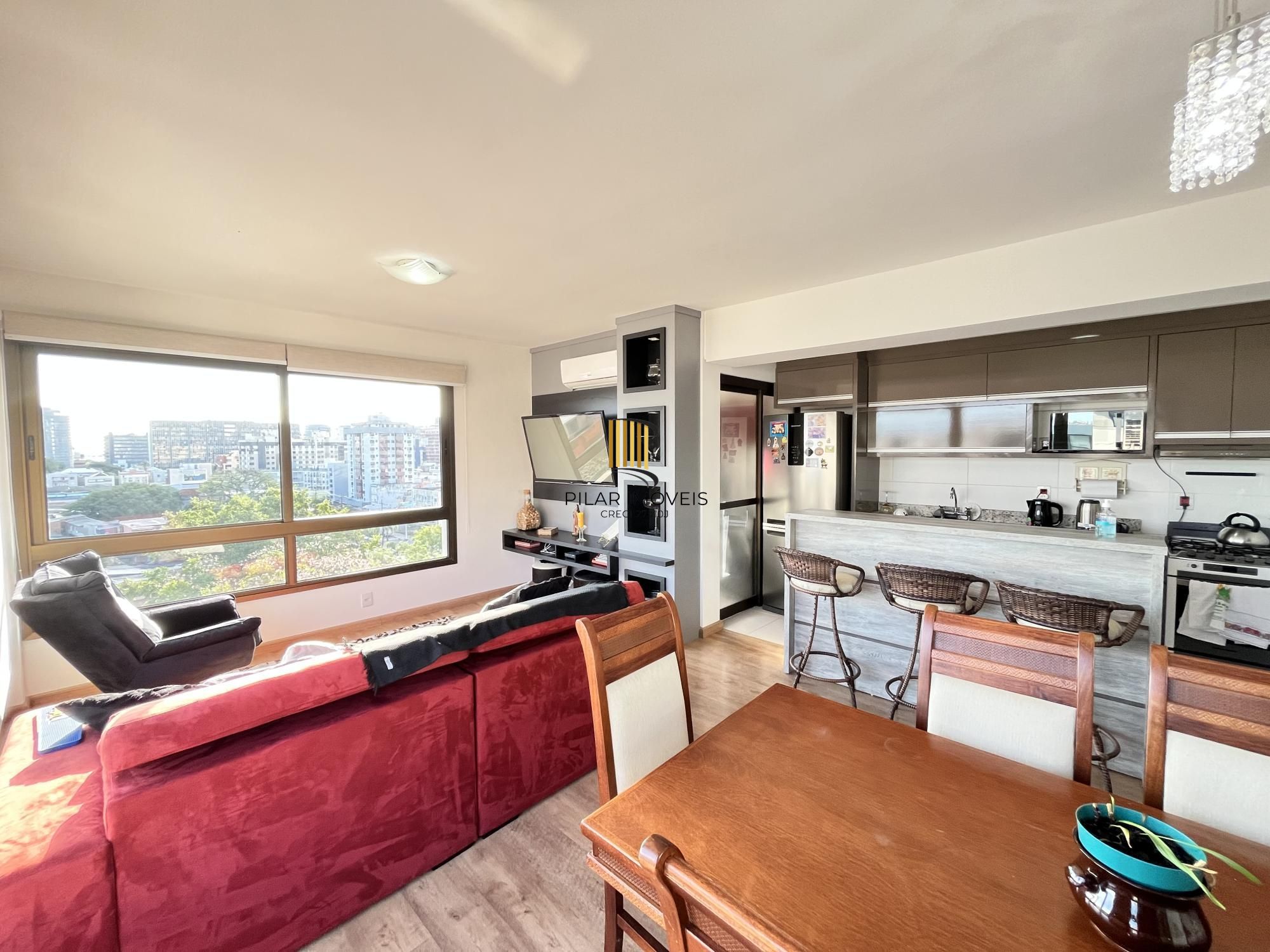 Apartamento de 3 quartos, suíte e 2 vagas de garagem no bairro Menino Deus POA