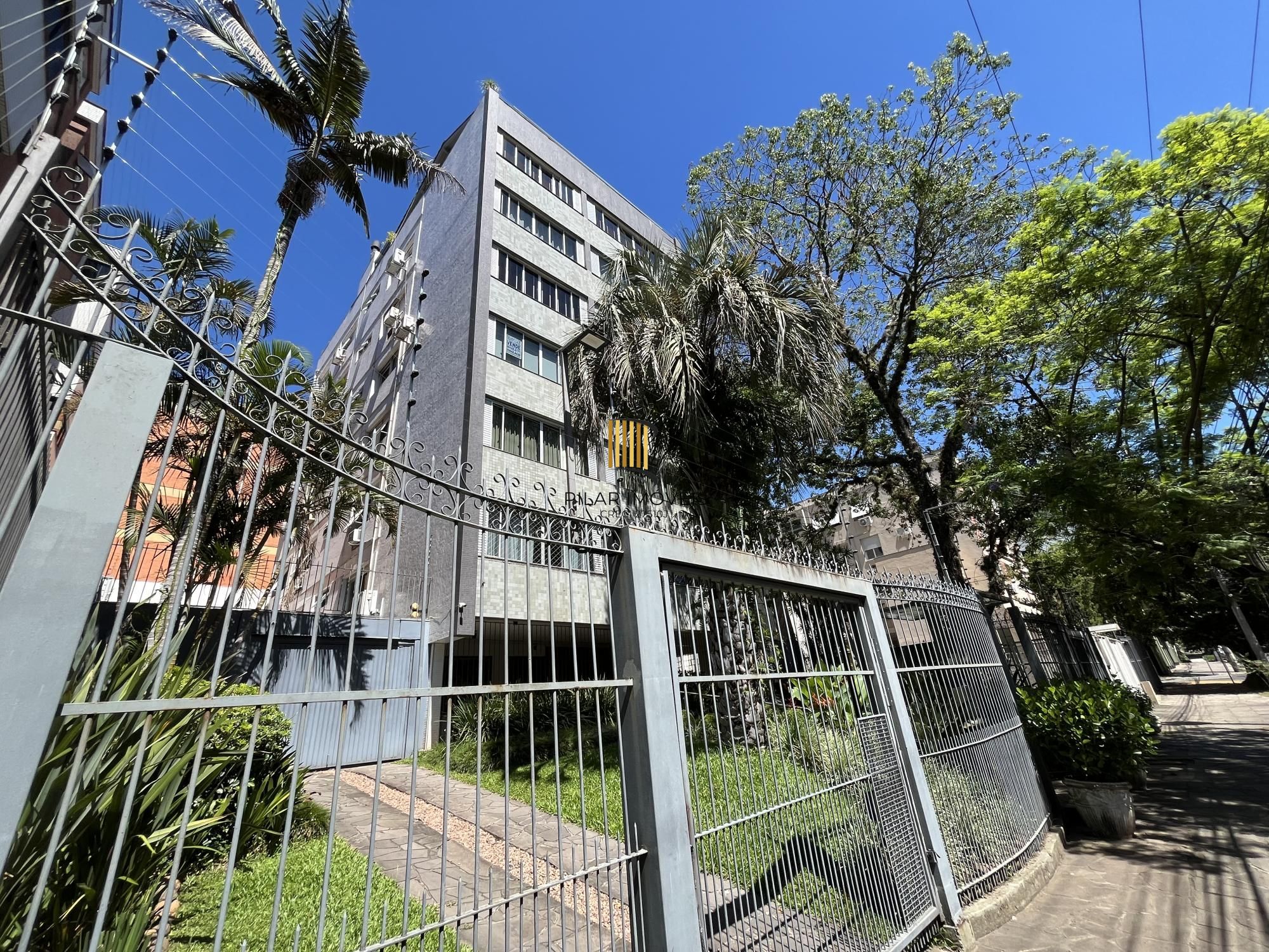 Apartamento de 3 quartos, suíte e 2 vagas de garagem no bairro Auxiliadora POA