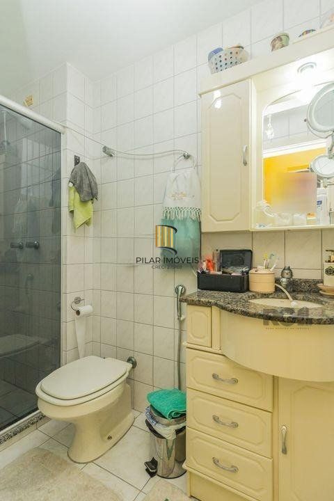 Apartamento, no bairro Chácara das pedras. Churrasqueira, 1 vaga, 3 quartos