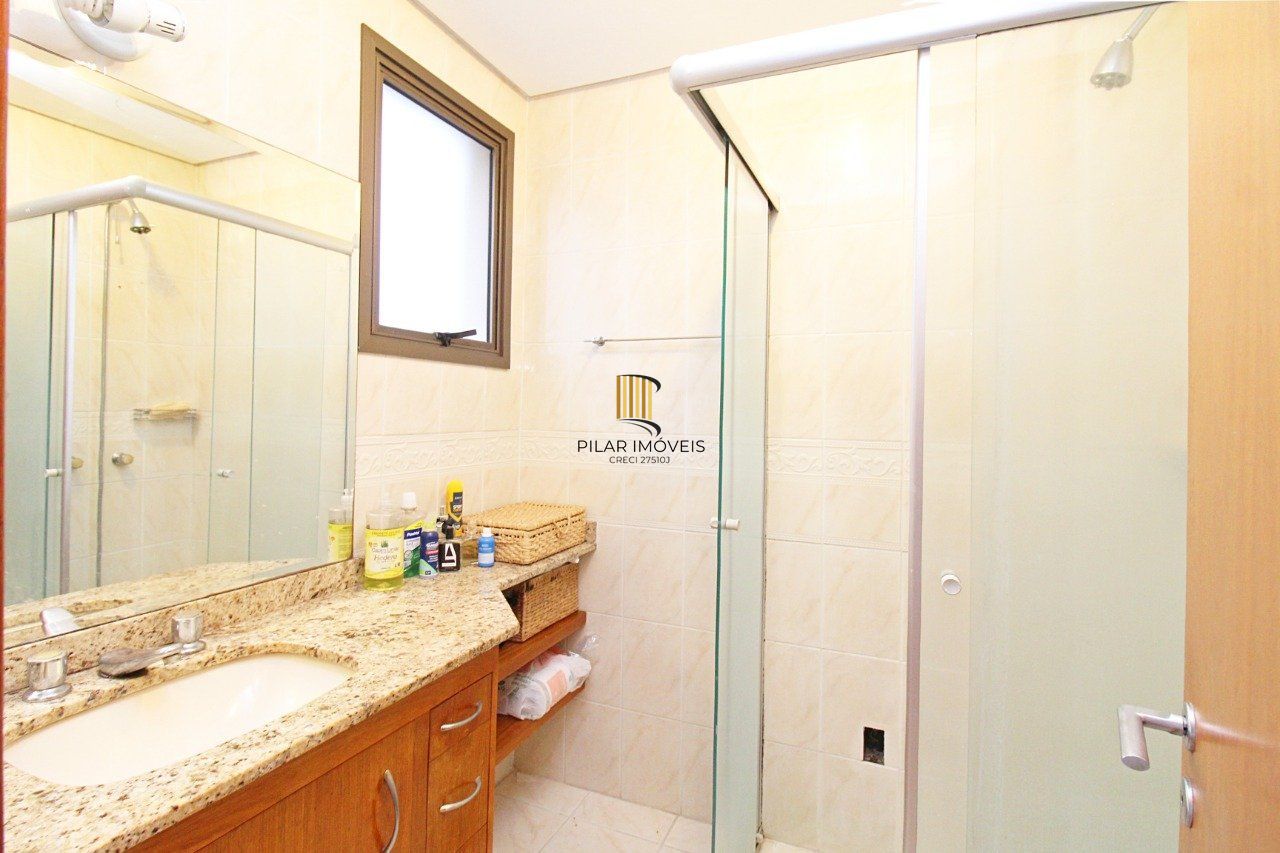 Apartamento de três dormitórios, suíte e uma vaga de garagem no bairro Santana