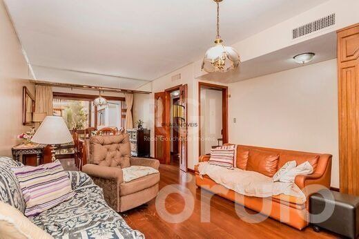 Cobertura para Venda - 244m², 3 dormitórios, sendo 1 suites, 2 vagas - Petrópolis