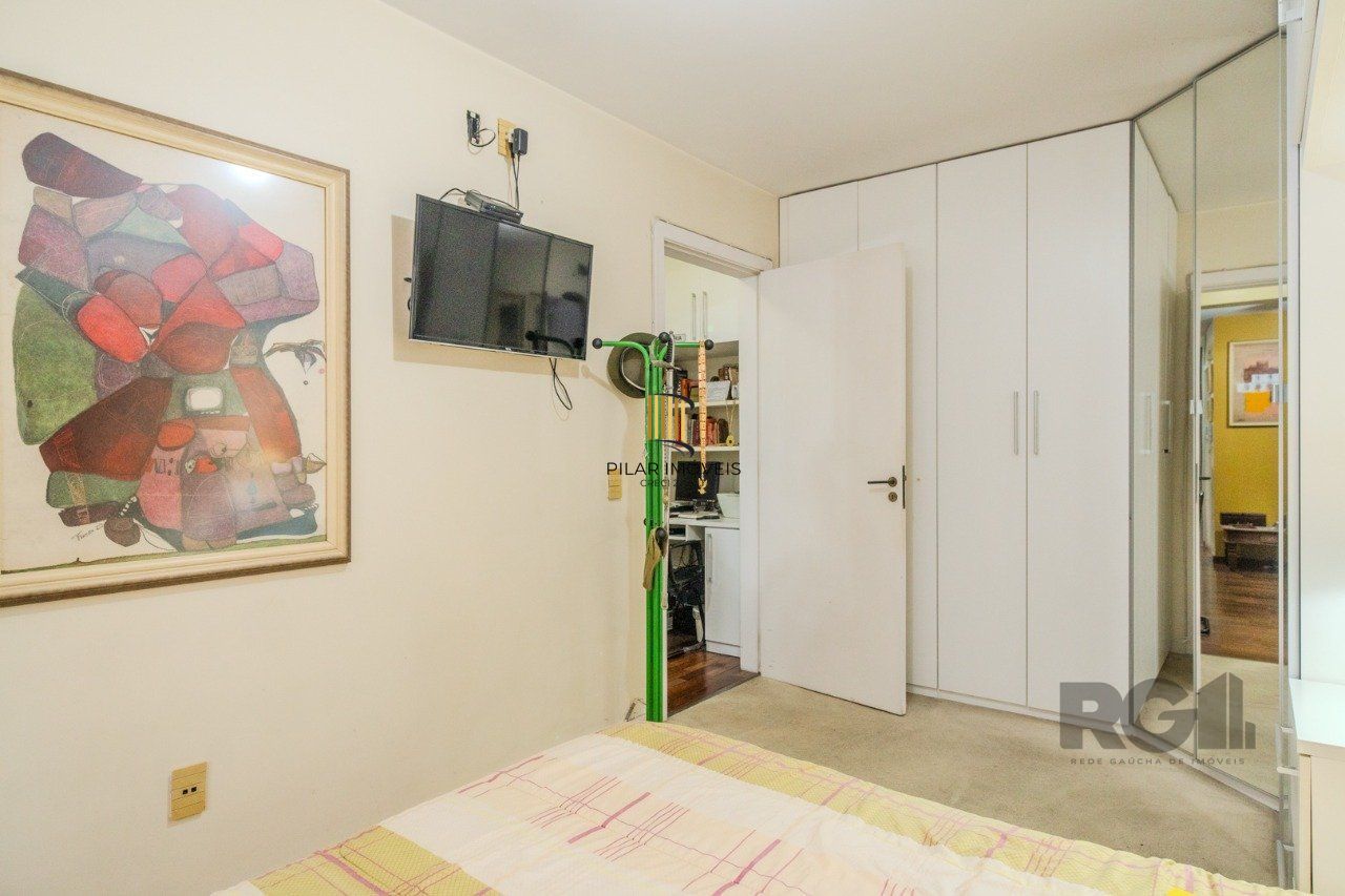 Apartamento de 1 quarto, sacada e uma vaga de garagem no bairro Santana POA/RS.