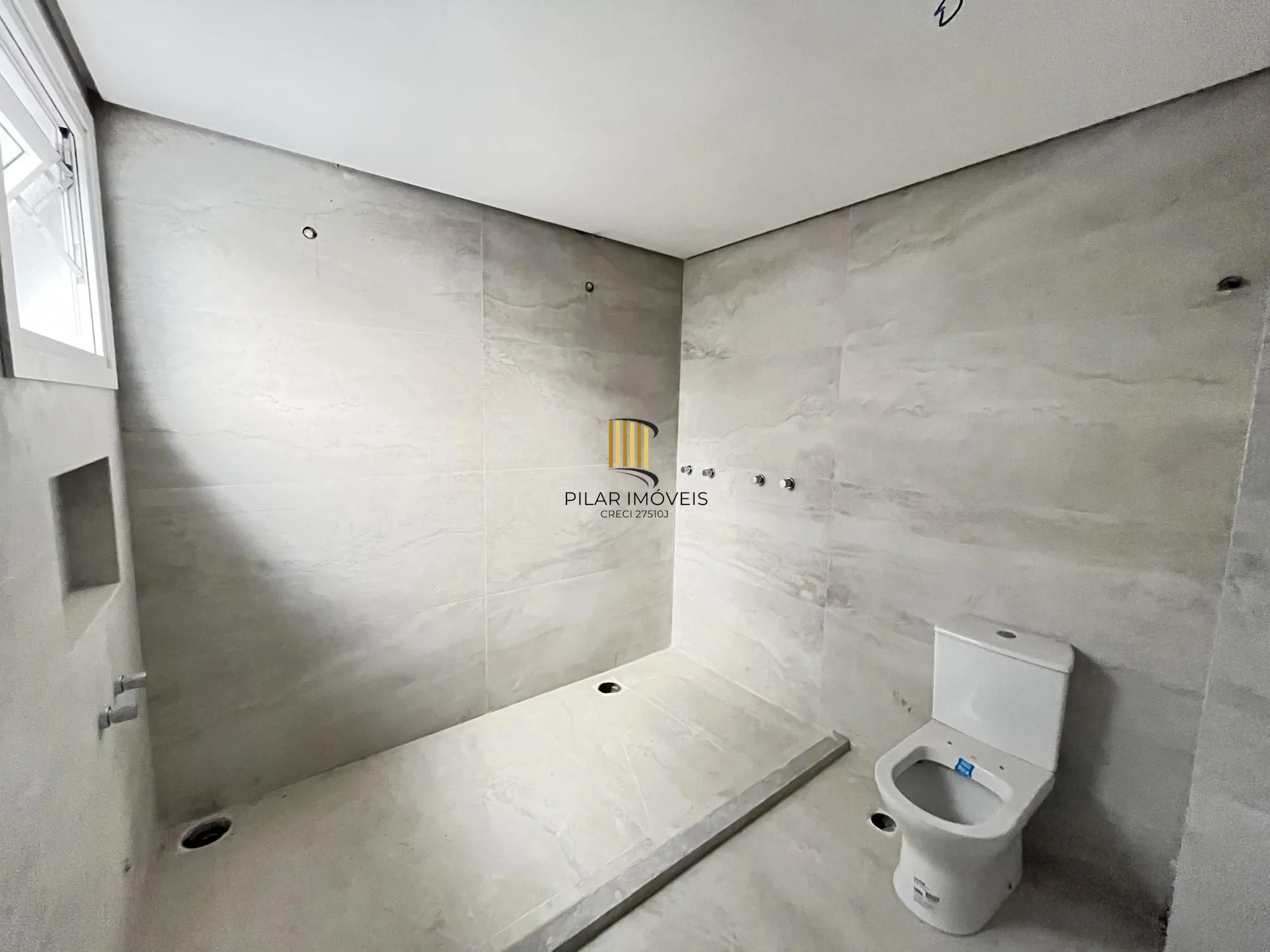 Apartamento com 3 suítes no bairro São João em Porto Alegre