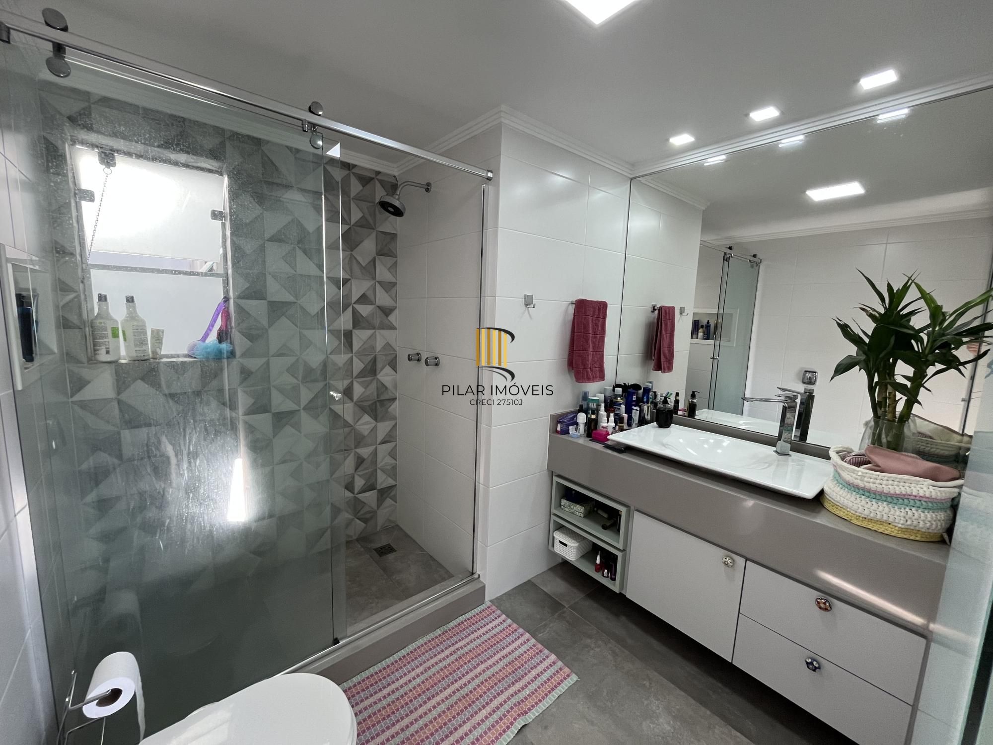 Apartamento de 2 quartos e 1 vaga de garagem no bairro Rio Branco Porto Alegre